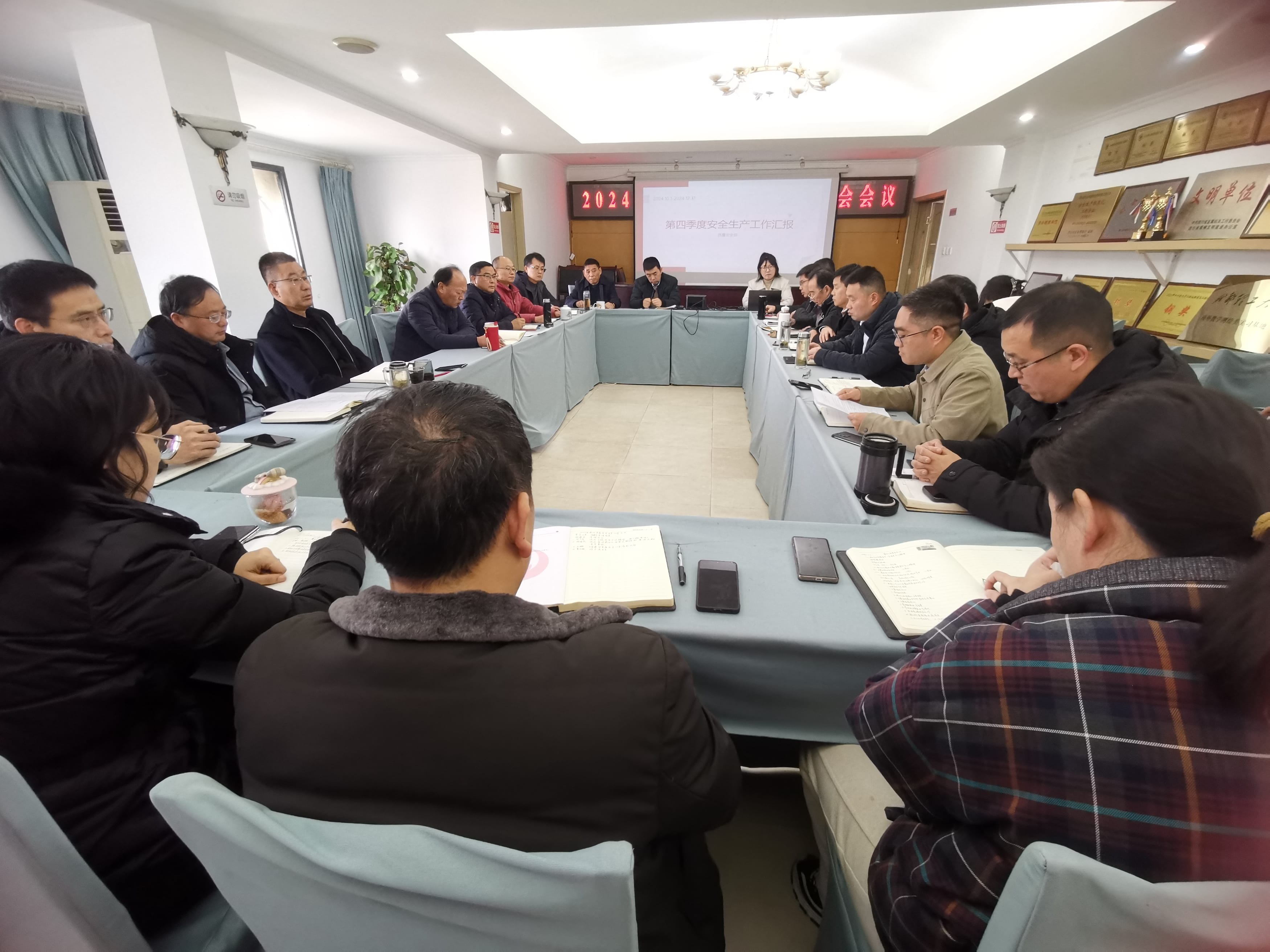 ��ί�Ἧ����Ƭ