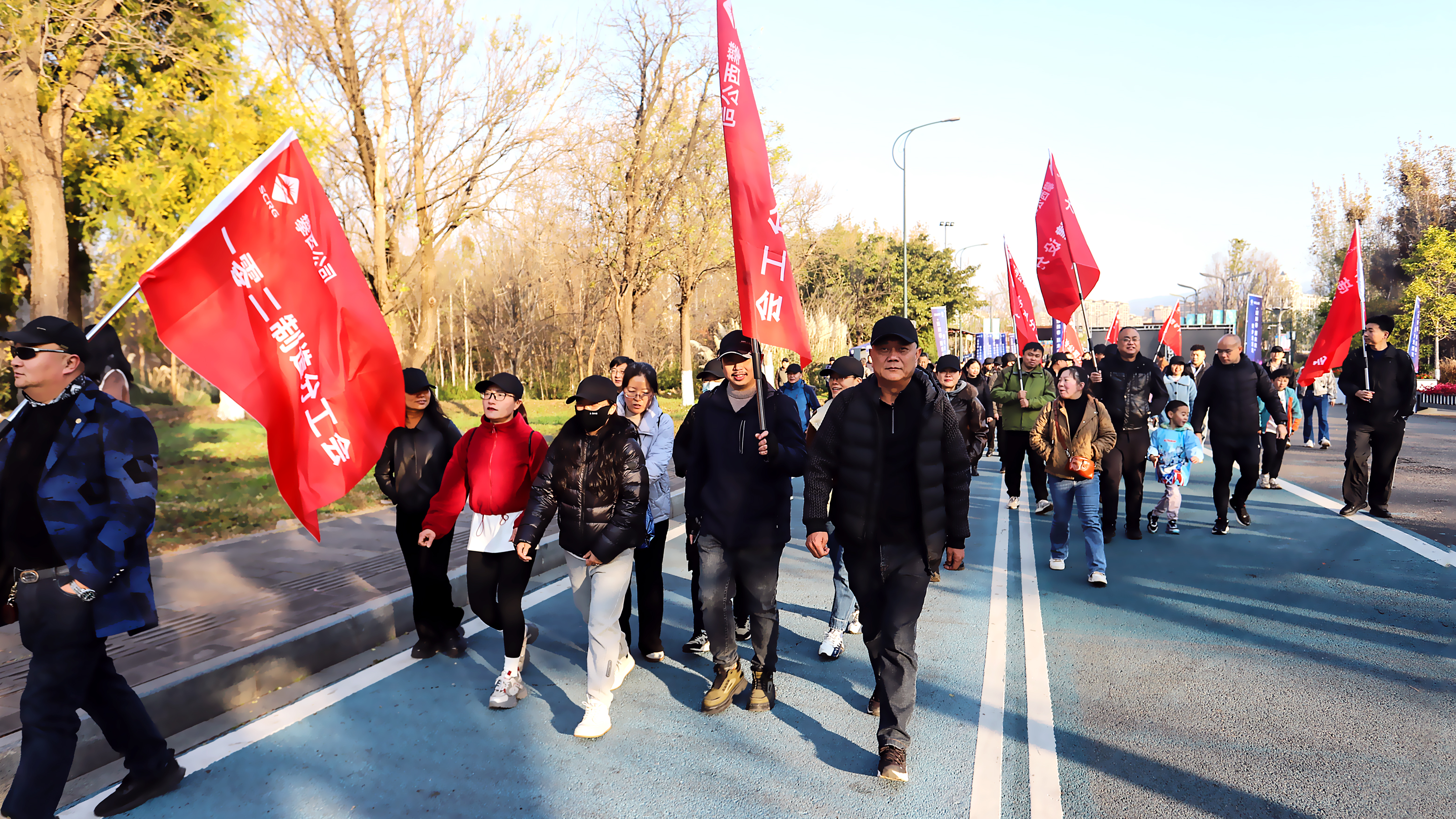 ������˾�ٰ조ӭ�´���չδ�����������˶�