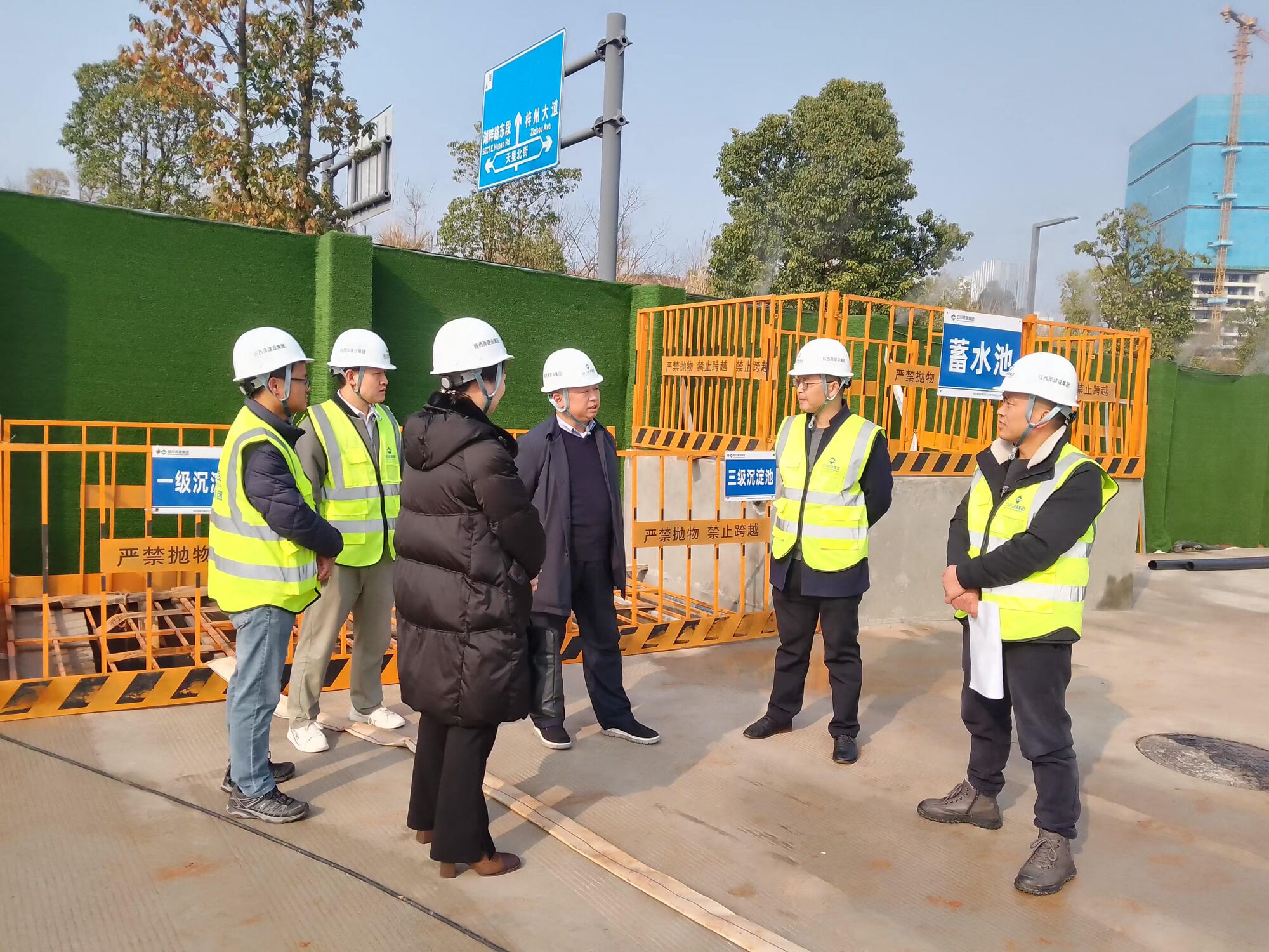 �����Ͻ��輯���쵼���ָ���ƴ��ռ乤ҵ԰����Ŀ�ں󸴹���������