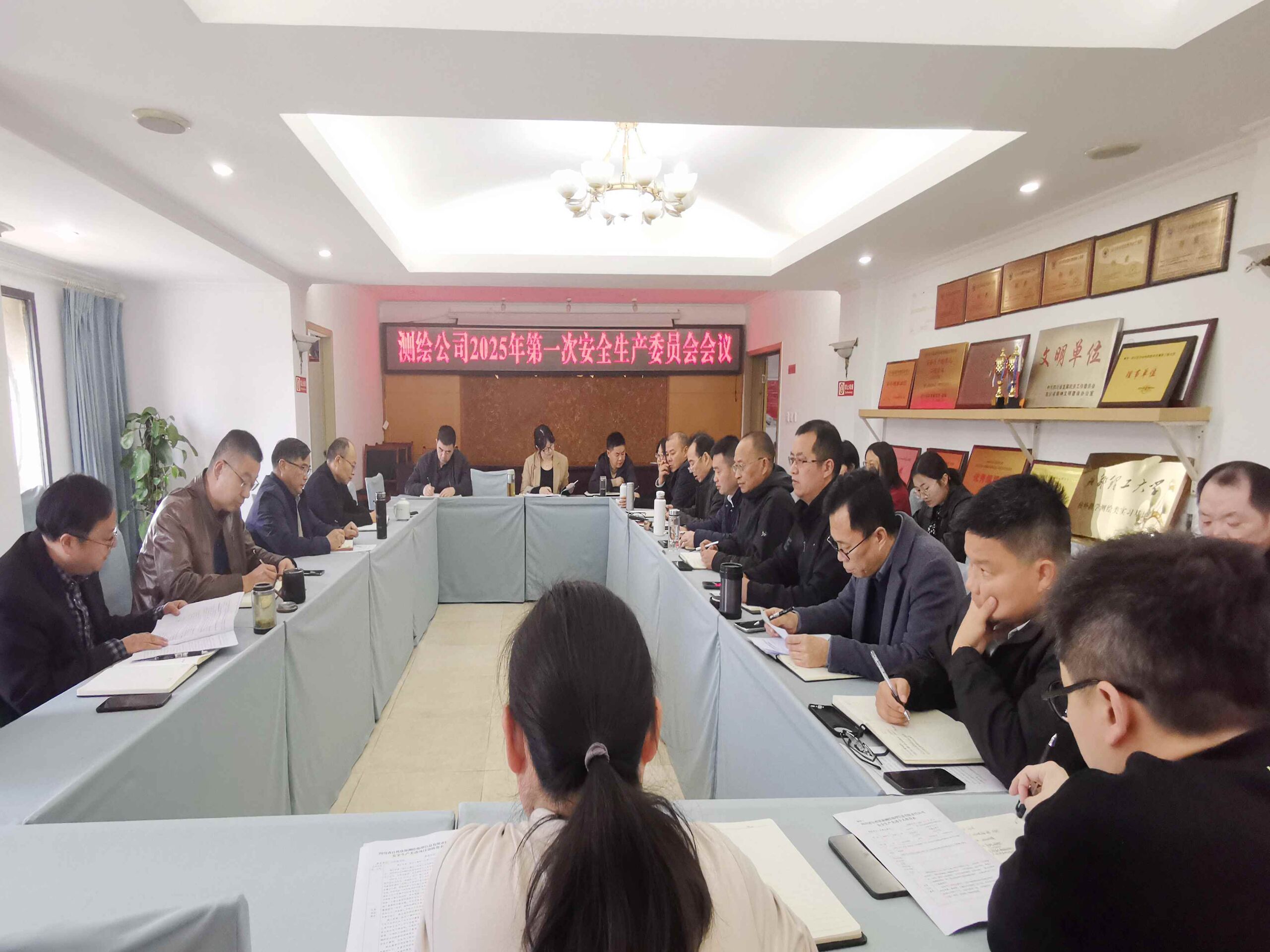 ��ί����Ƭ