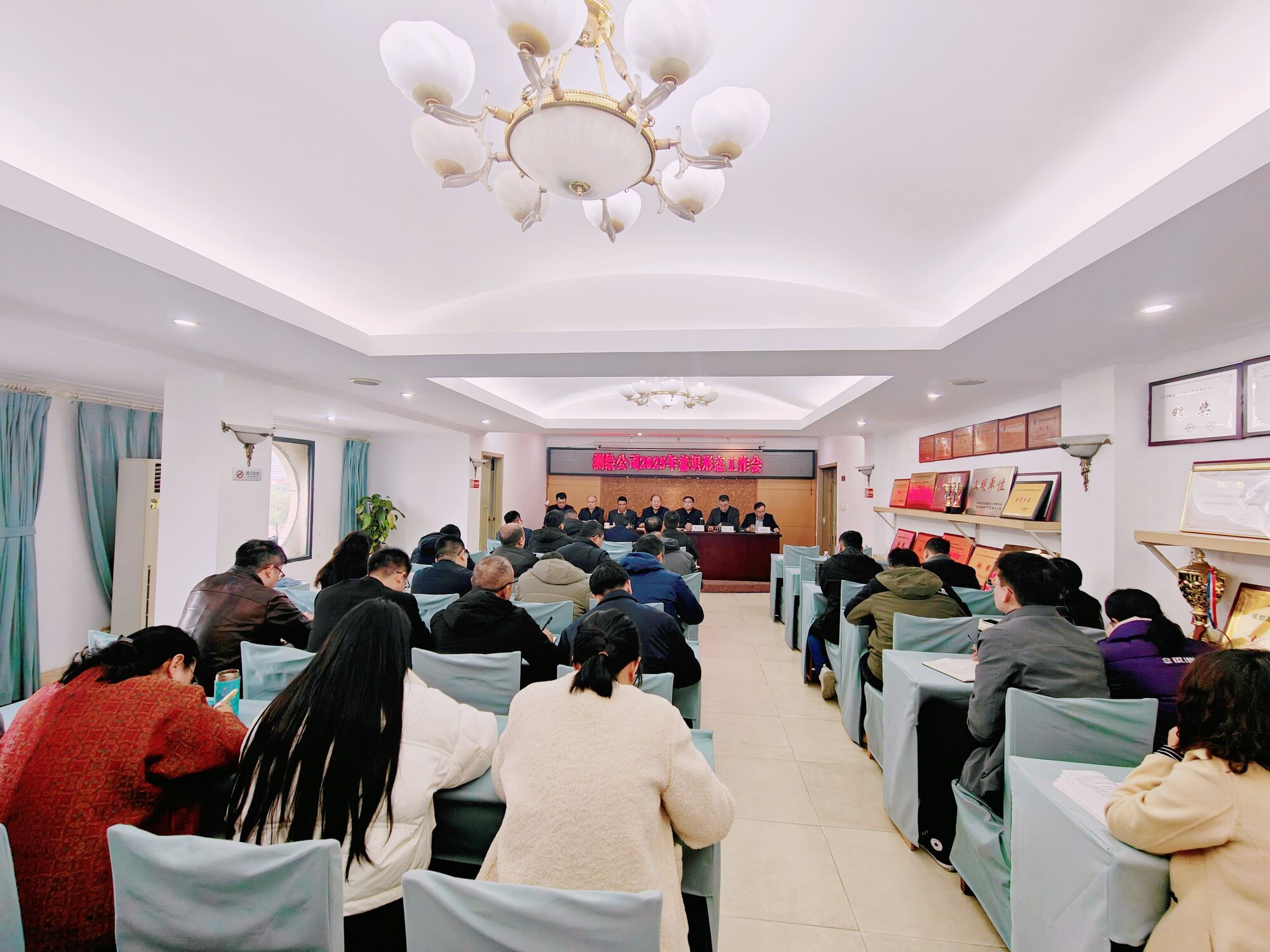 ��ʶ��̬�����