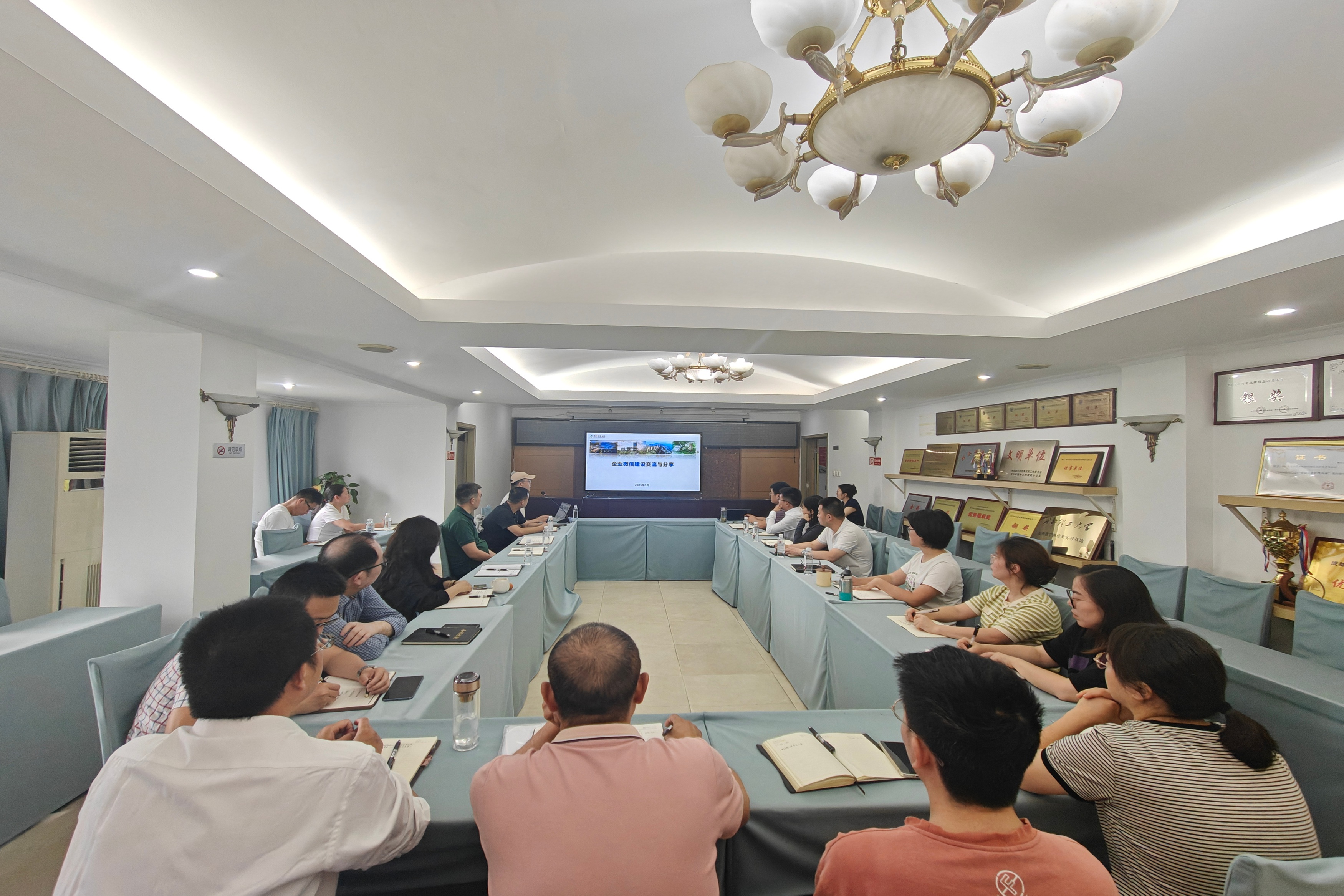 ��̸����