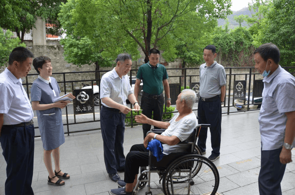 ��͢���������߷�ο��601����ϵ�Աͬ������ͬ־��̸����