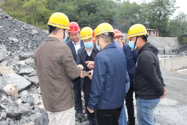 �۲��á�(�й���)���޹�˾����