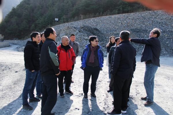 �۲��á�(�й���)���޹�˾����