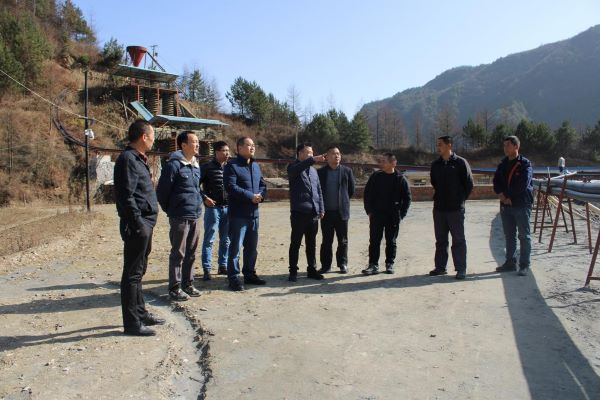 �۲��á�(�й���)���޹�˾����