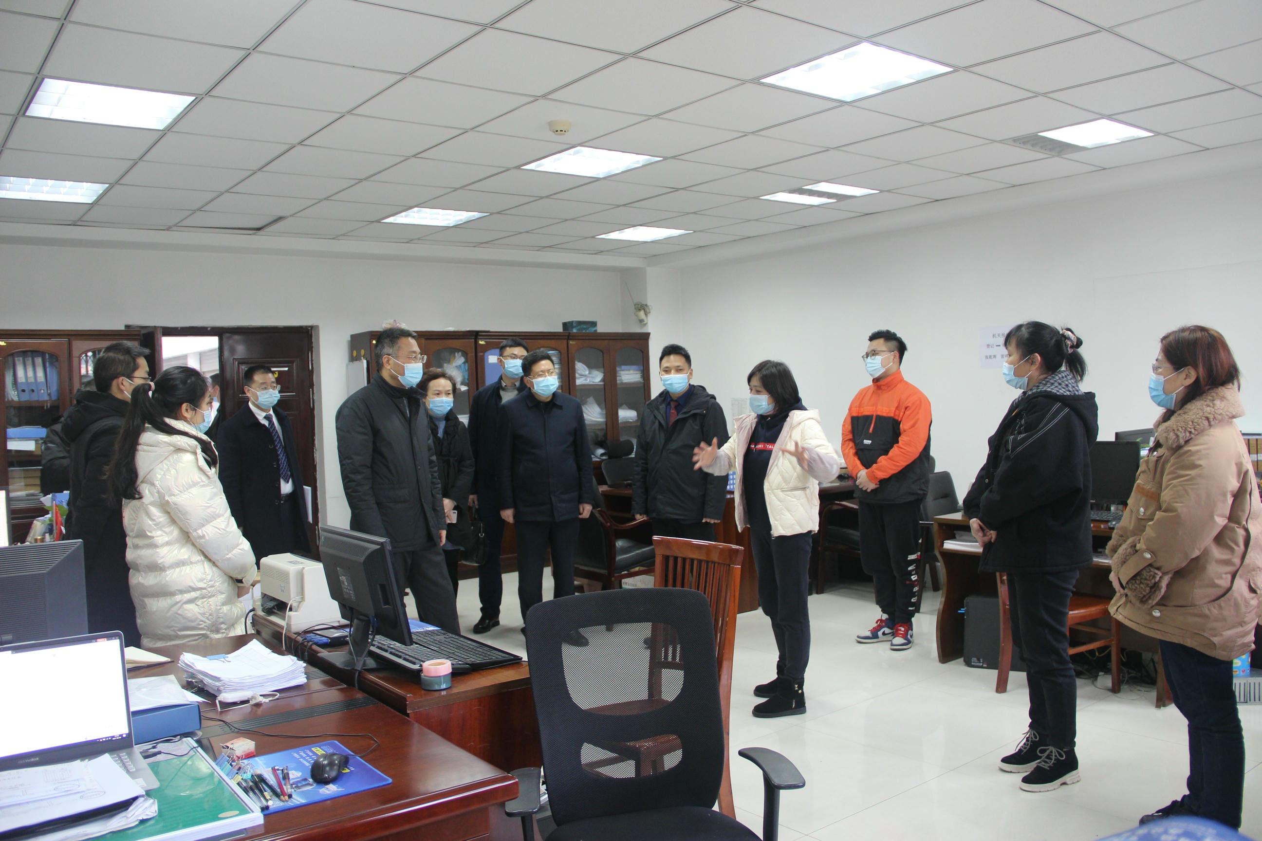 �۲��á�(�й���)���޹�˾����