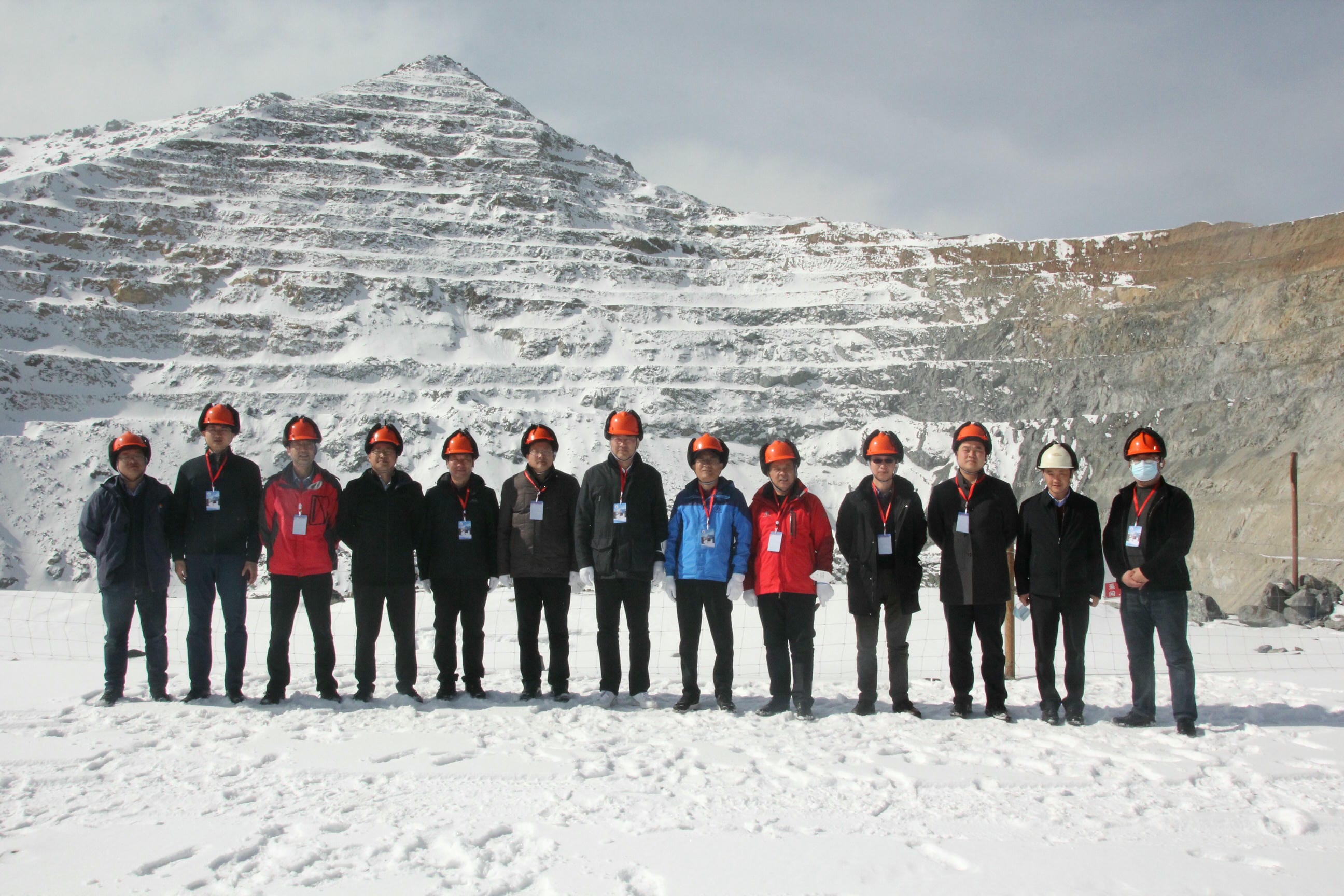 �Ĵ�ұ����ʿ���ֺ��ຣ��ɫ���쵼�ʶӵ������Ϲ������ָ������