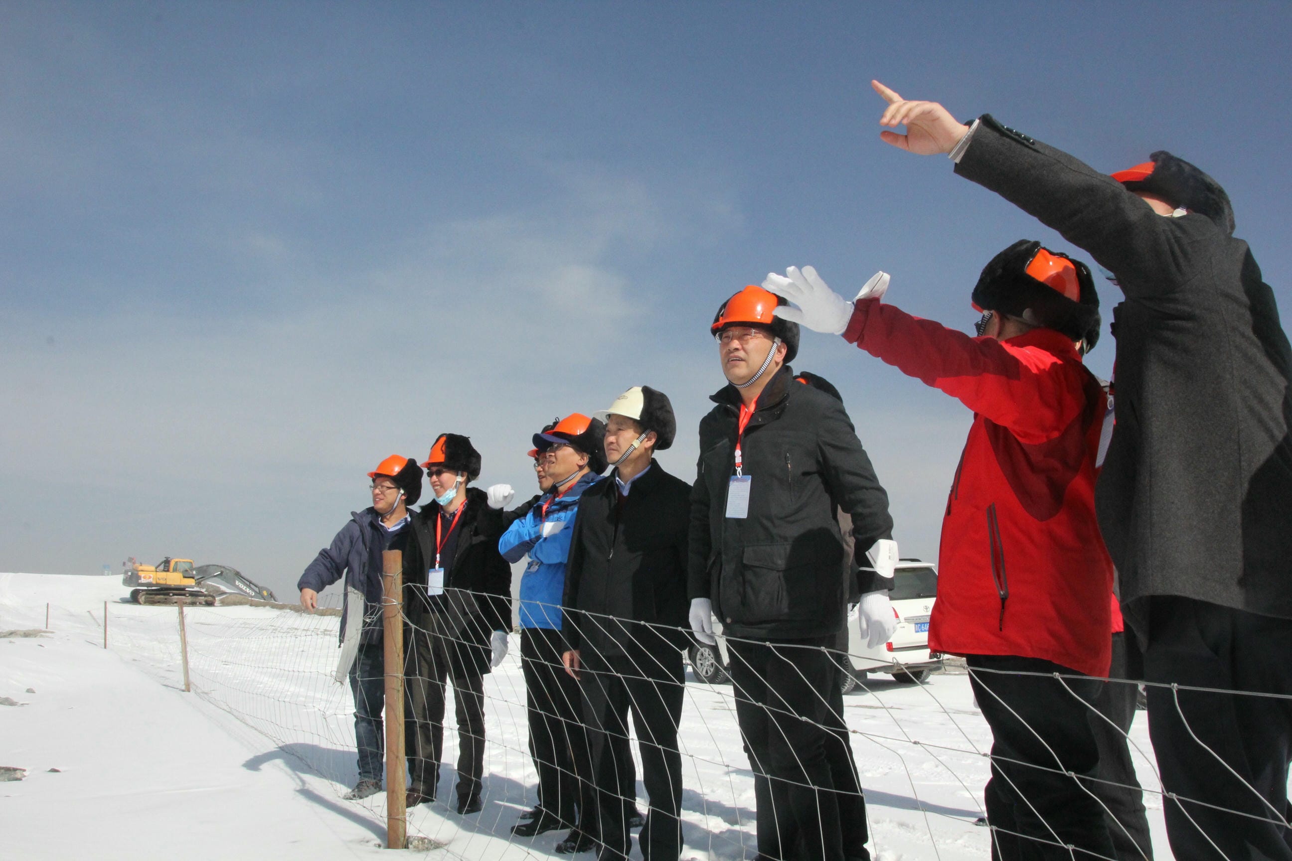 �۲��á�(�й���)���޹�˾����