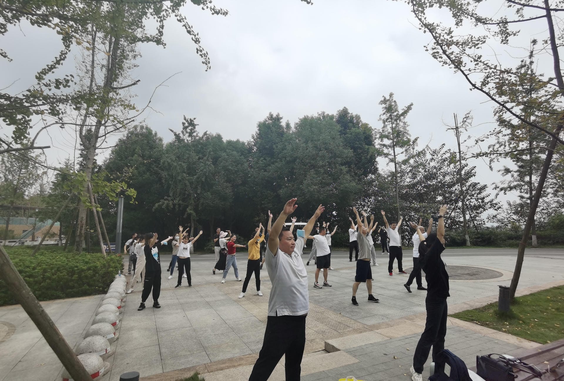 �۲��á�(�й���)���޹�˾����