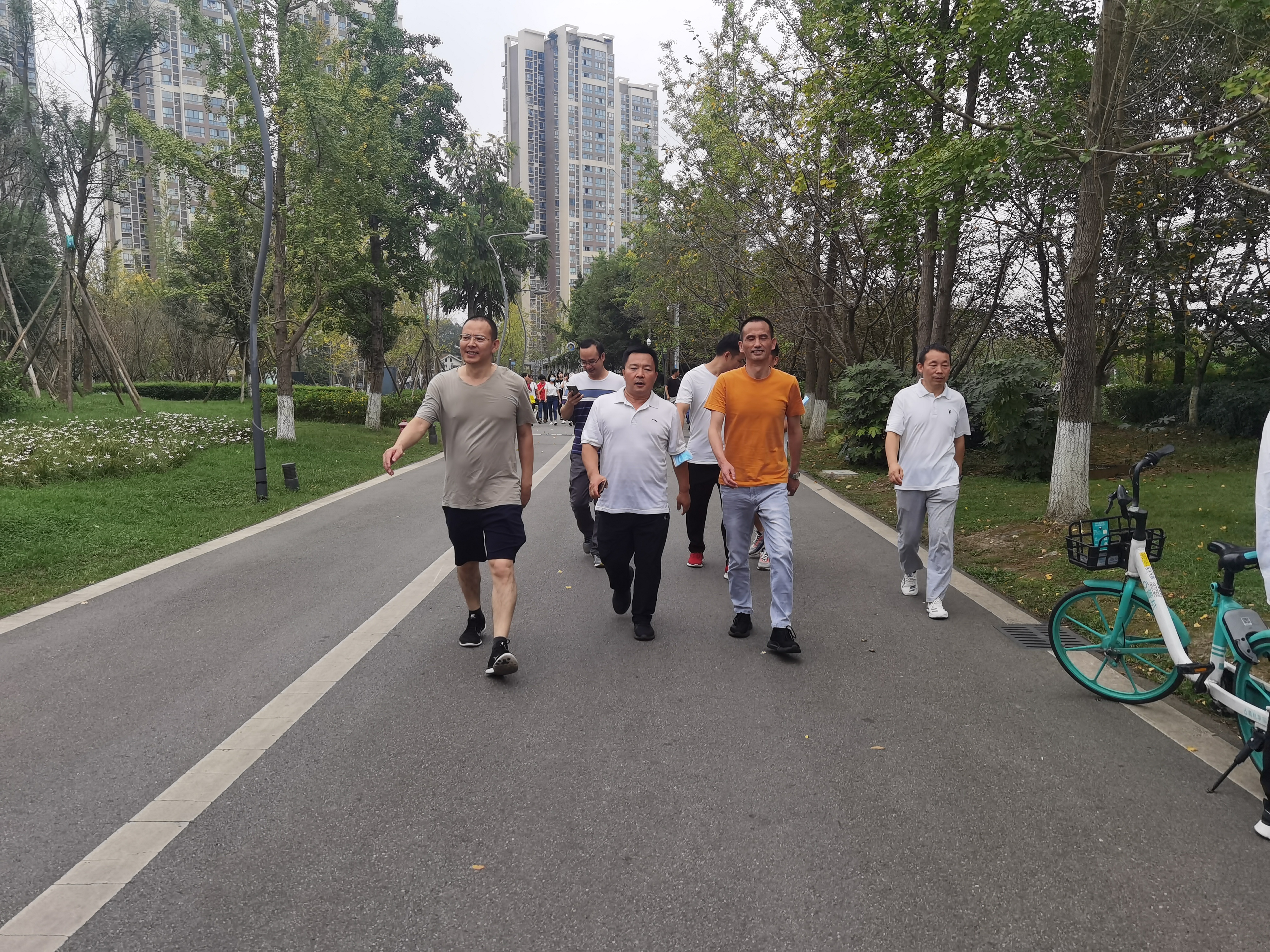 �۲��á�(�й���)���޹�˾����