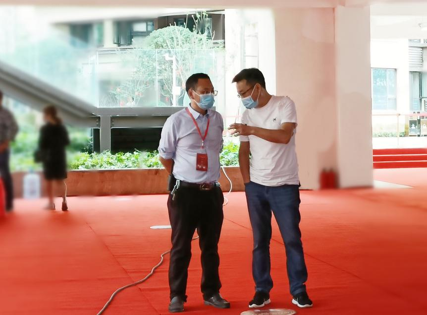 �۲��á�(�й���)���޹�˾����