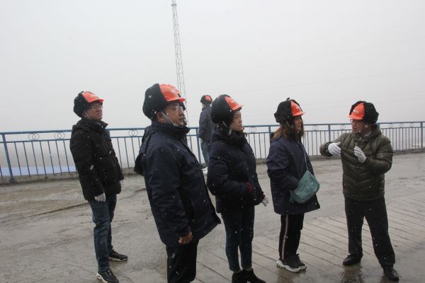 �۲��á�(�й���)���޹�˾����