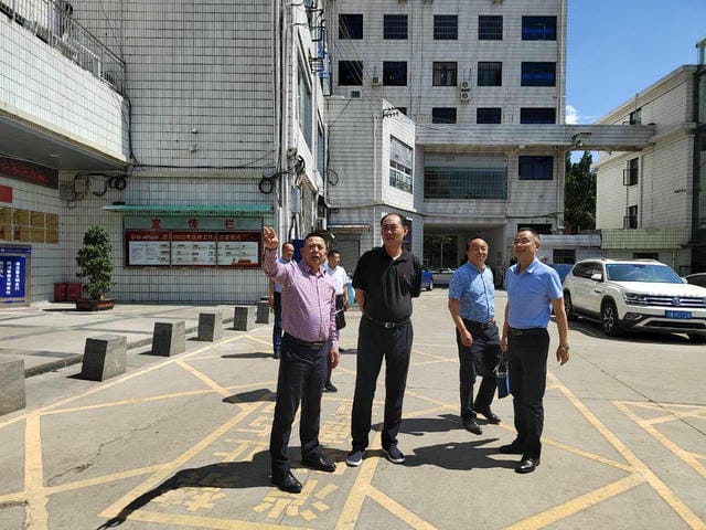 �۲��á�(�й���)���޹�˾����