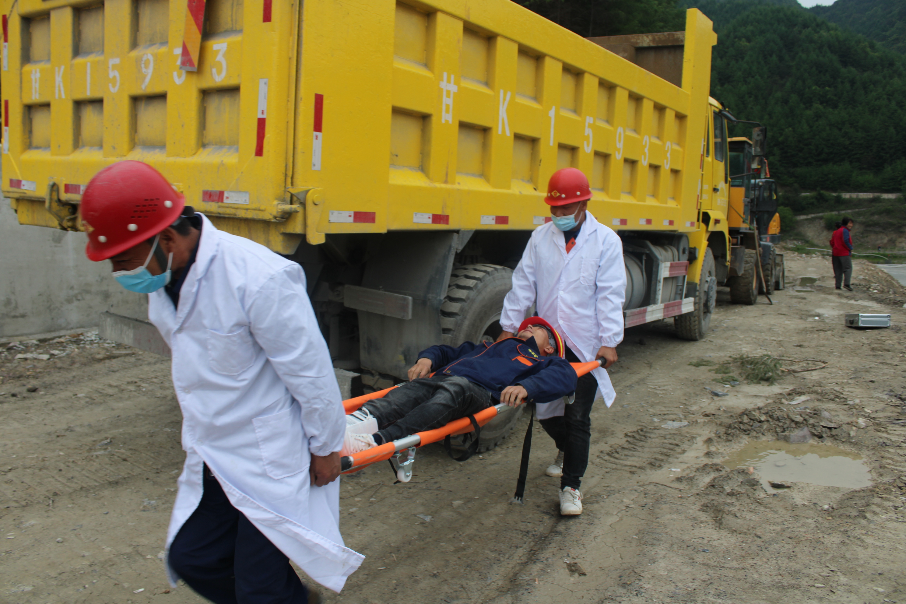 �۲��á�(�й���)���޹�˾����