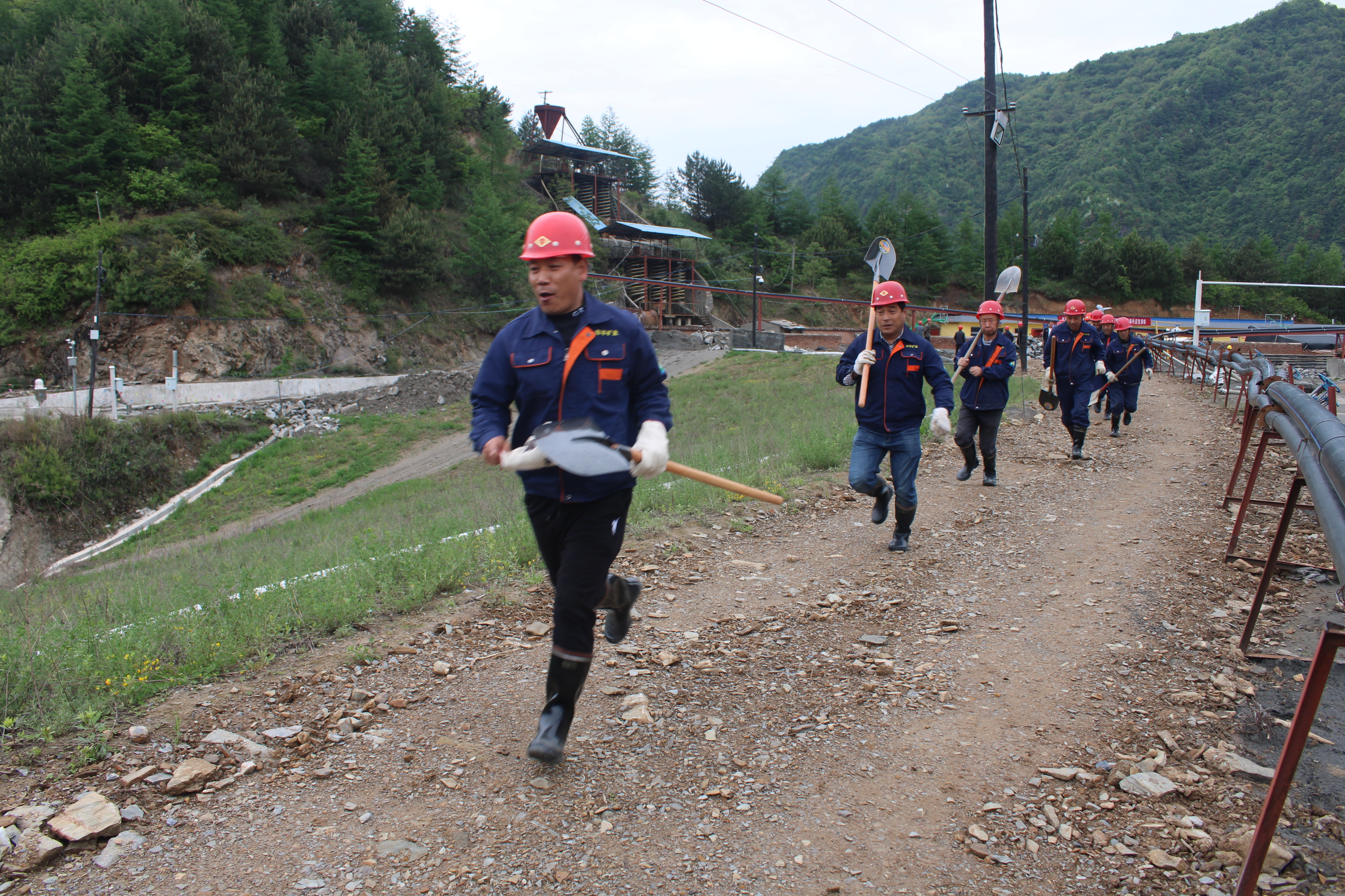 �۲��á�(�й���)���޹�˾����