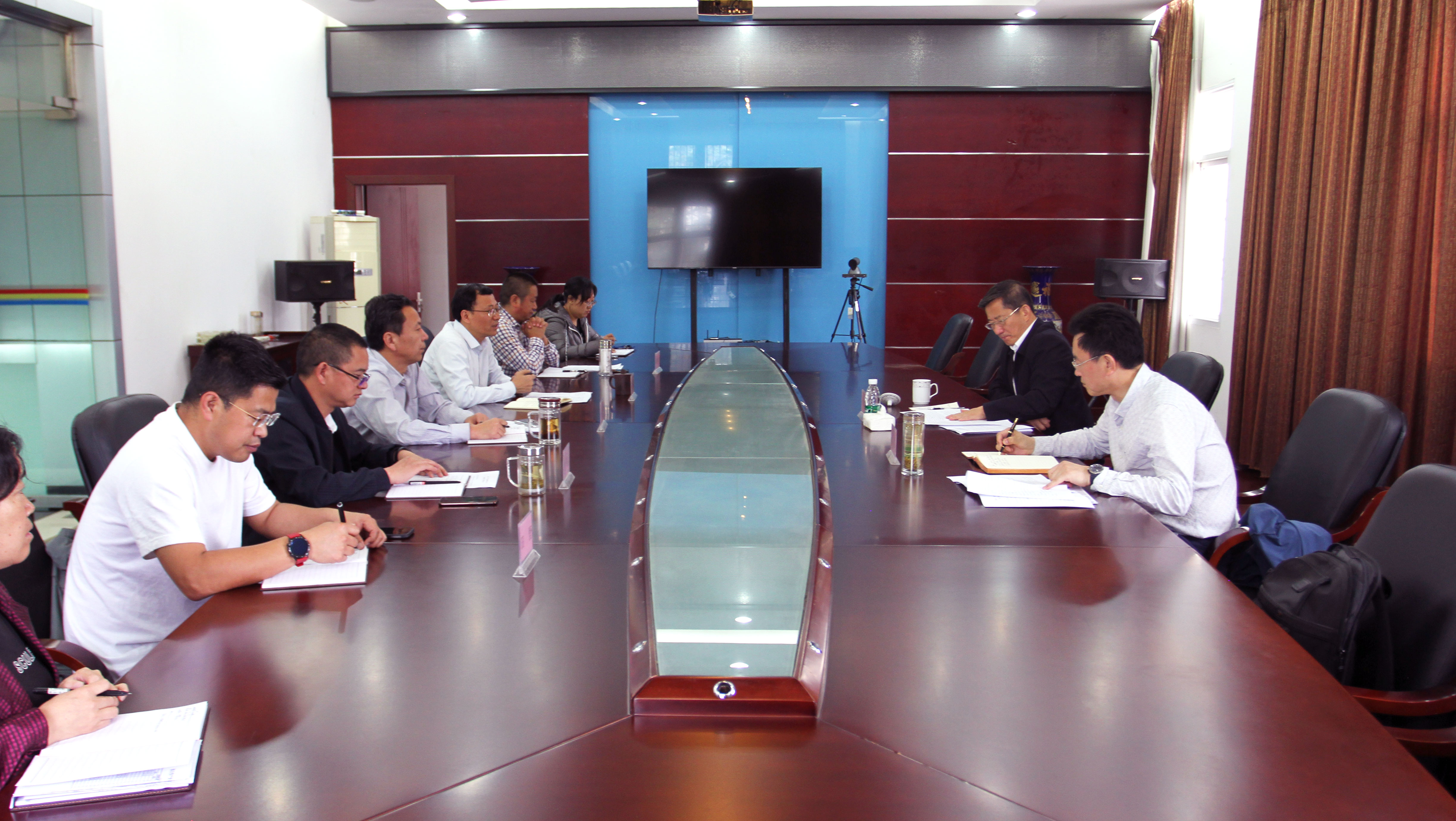 �۲��á�(�й���)���޹�˾����