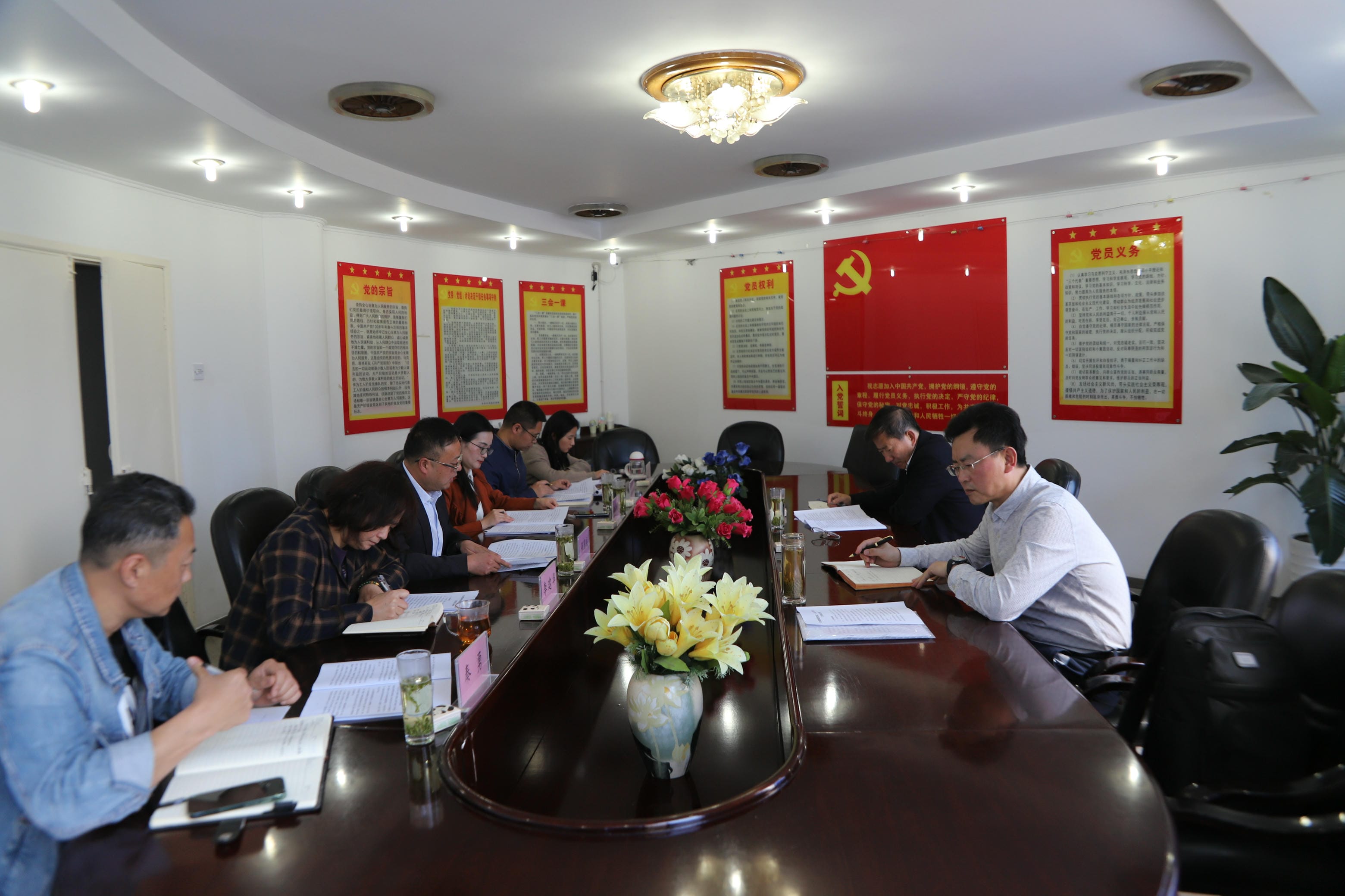 �۲��á�(�й���)���޹�˾����