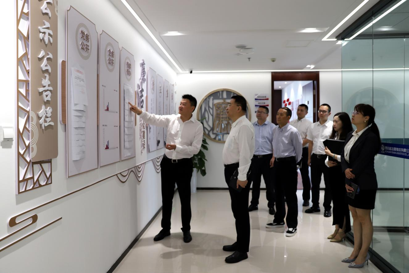 �����ܾ�������һ��ݰ��ұ��������˾����ָ��