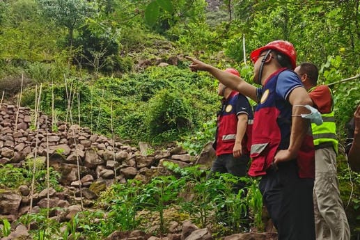 �۲��á�(�й���)���޹�˾����