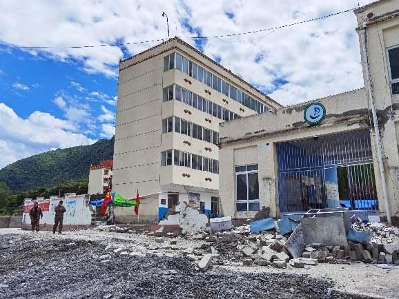 �۲��á�(�й���)���޹�˾����