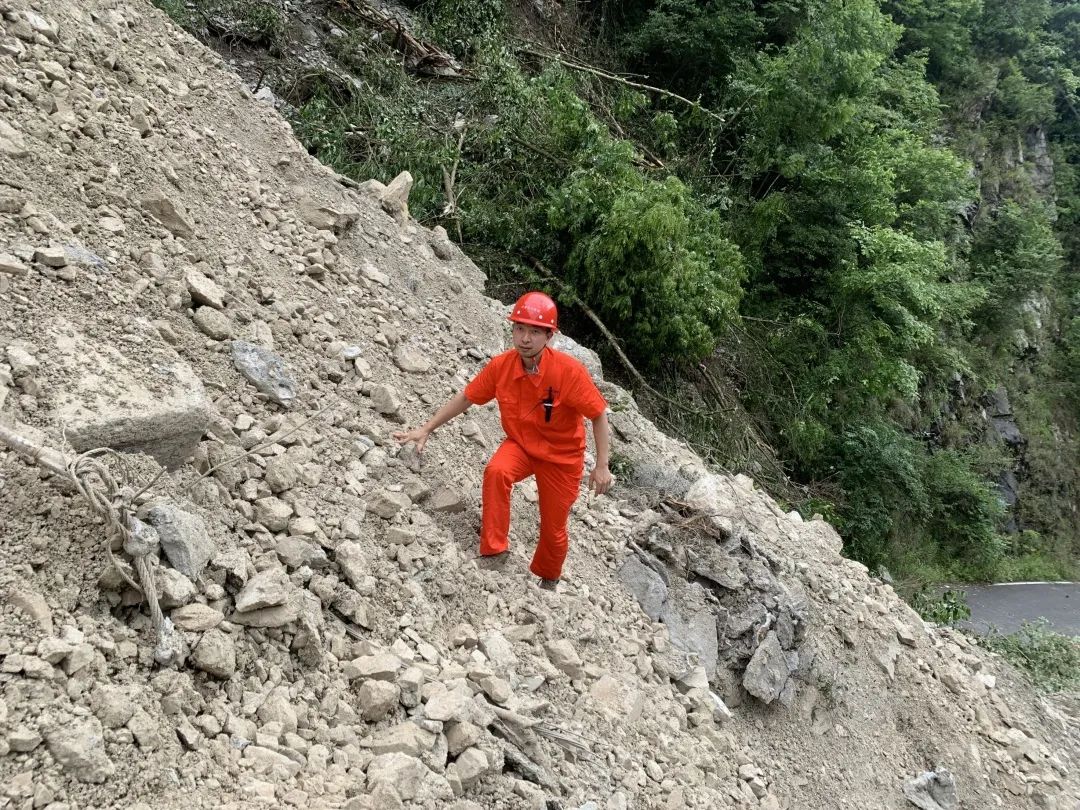 �۲��á�(�й���)���޹�˾����