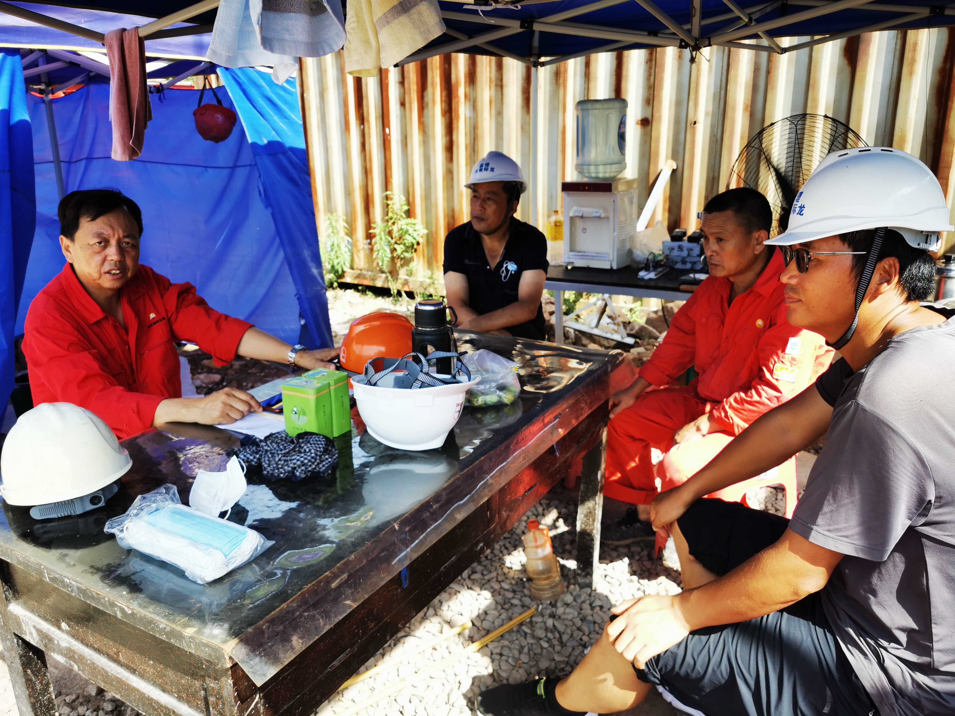 �۲��á�(�й���)���޹�˾����