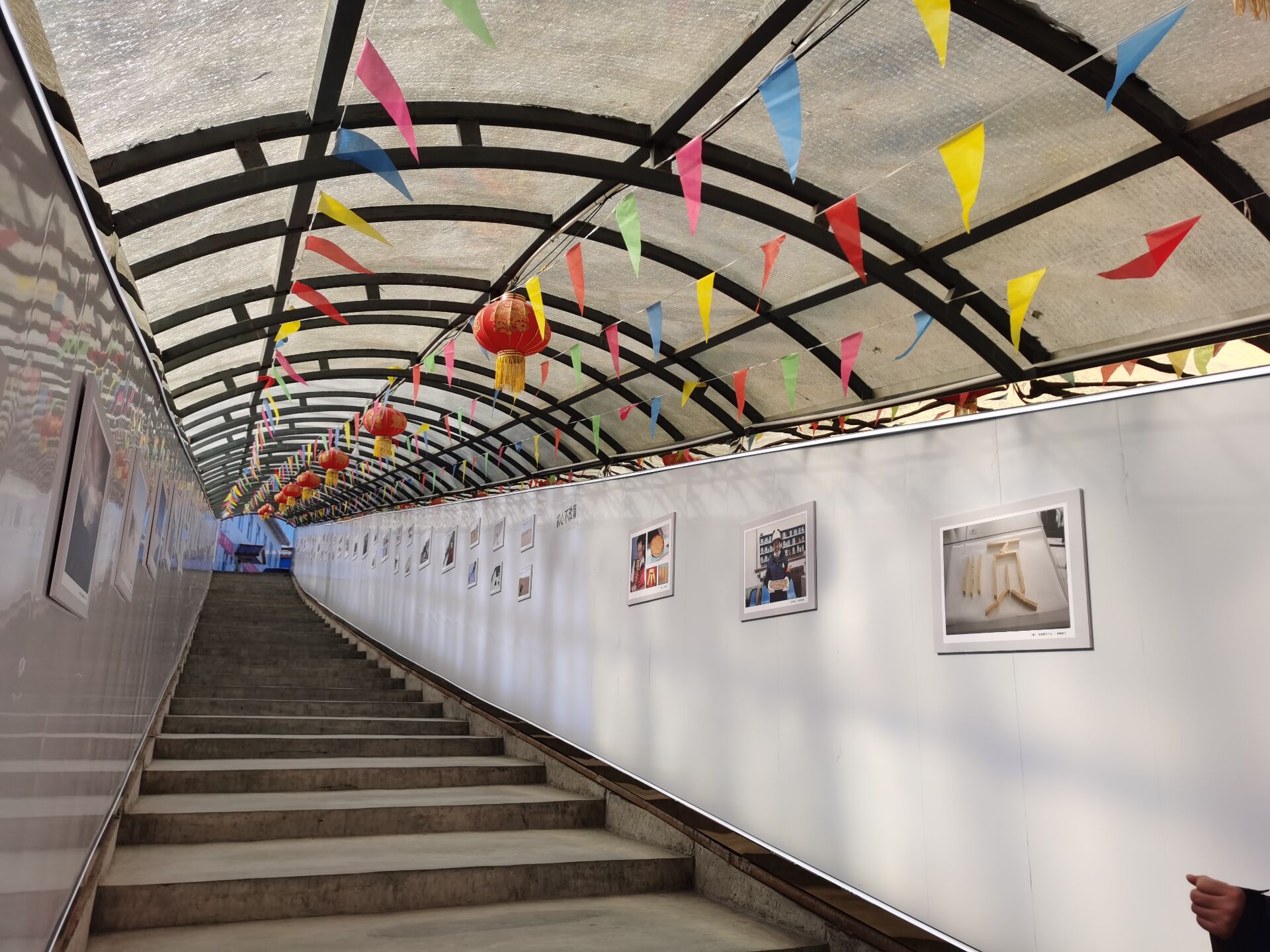 �۲��á�(�й���)���޹�˾����