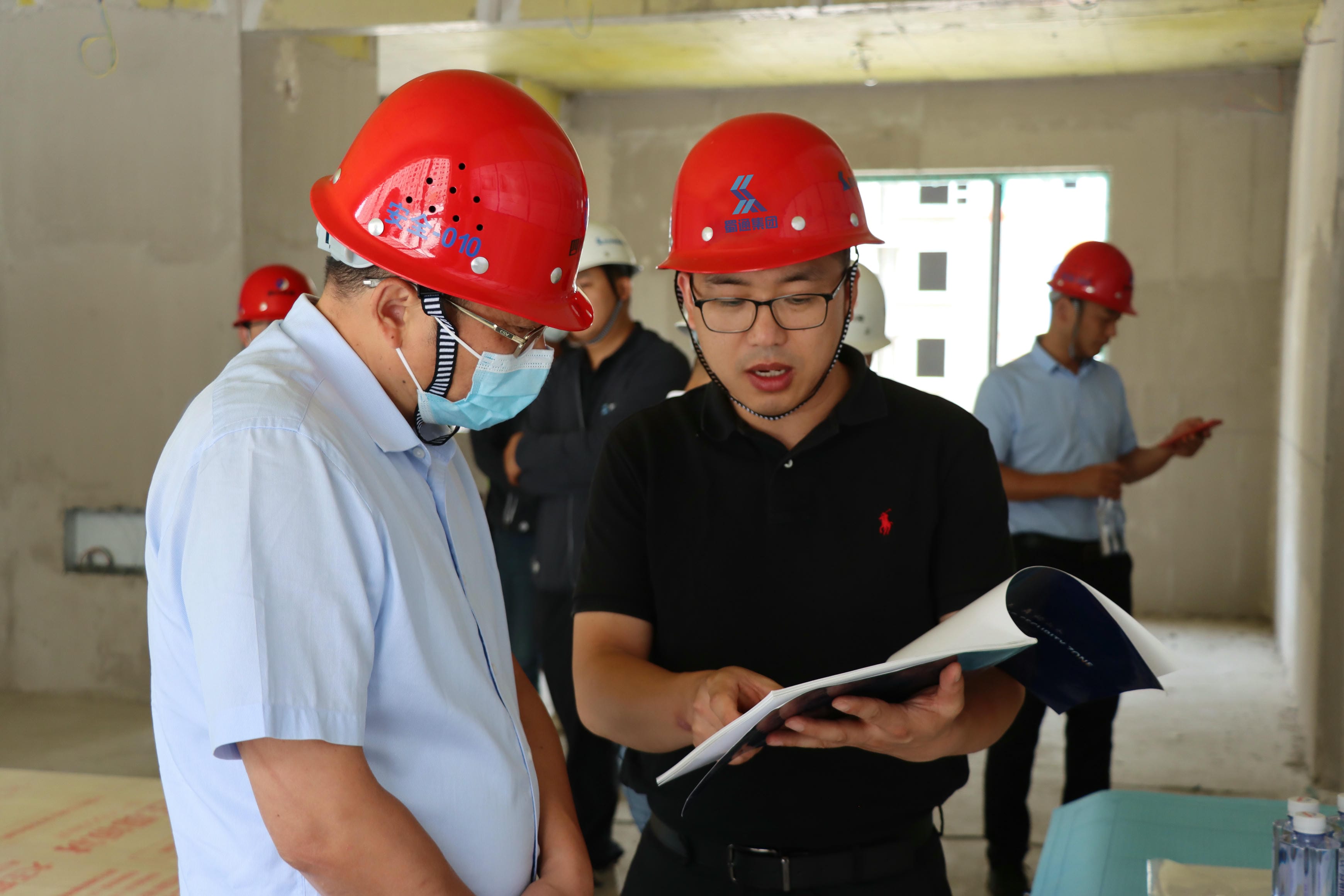 �۲��á�(�й���)���޹�˾����