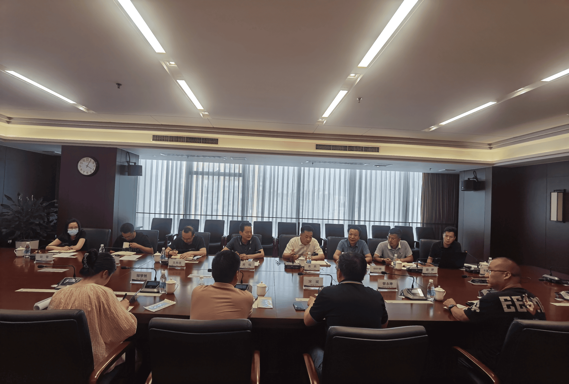 �۲��á�(�й���)���޹�˾����