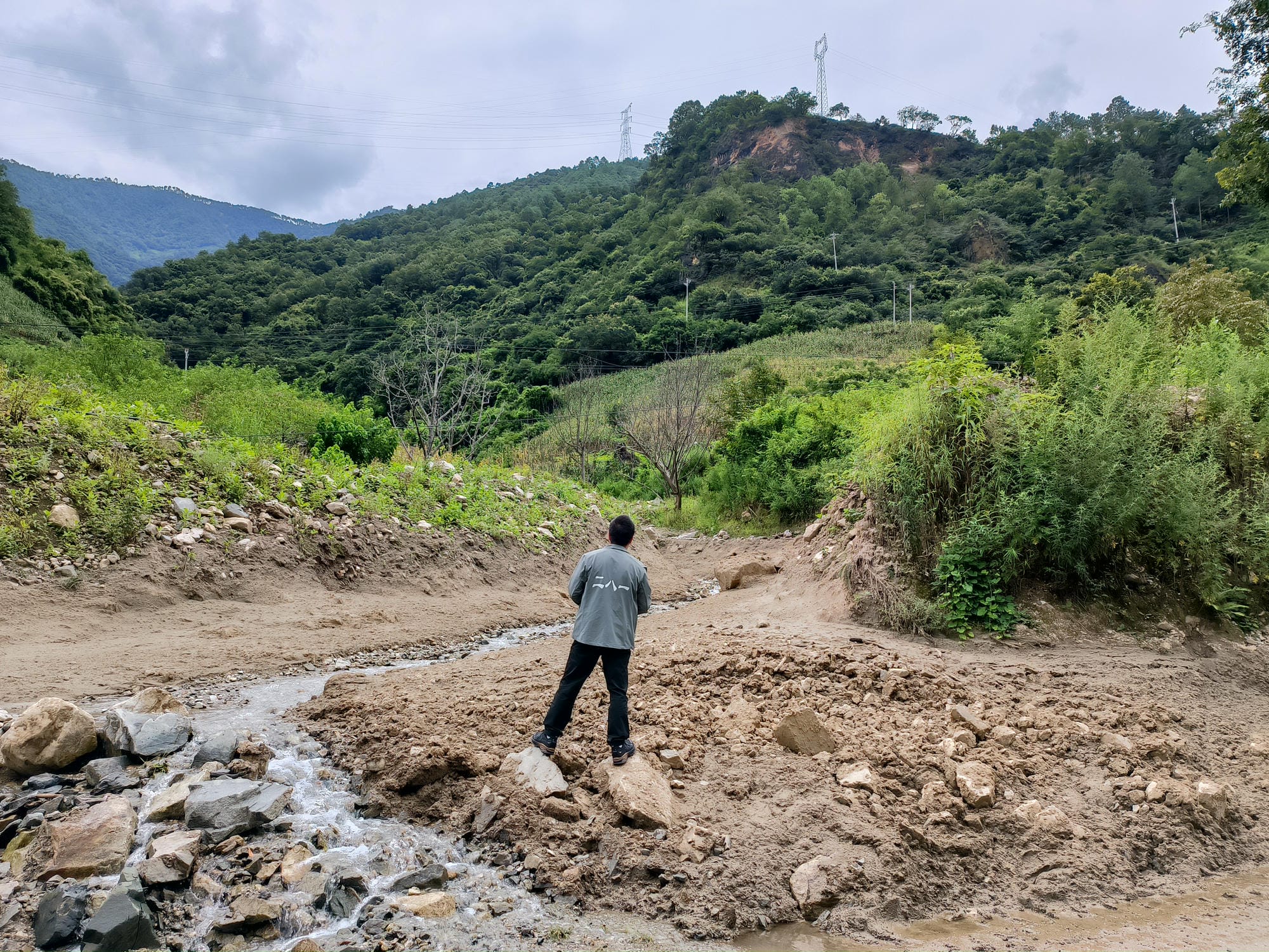 �۲��á�(�й���)���޹�˾����