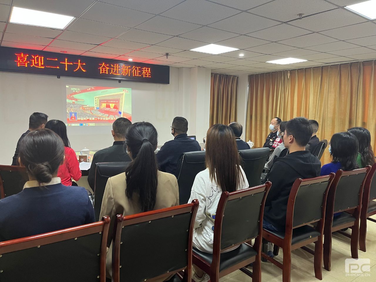 �۲��á�(�й���)���޹�˾����