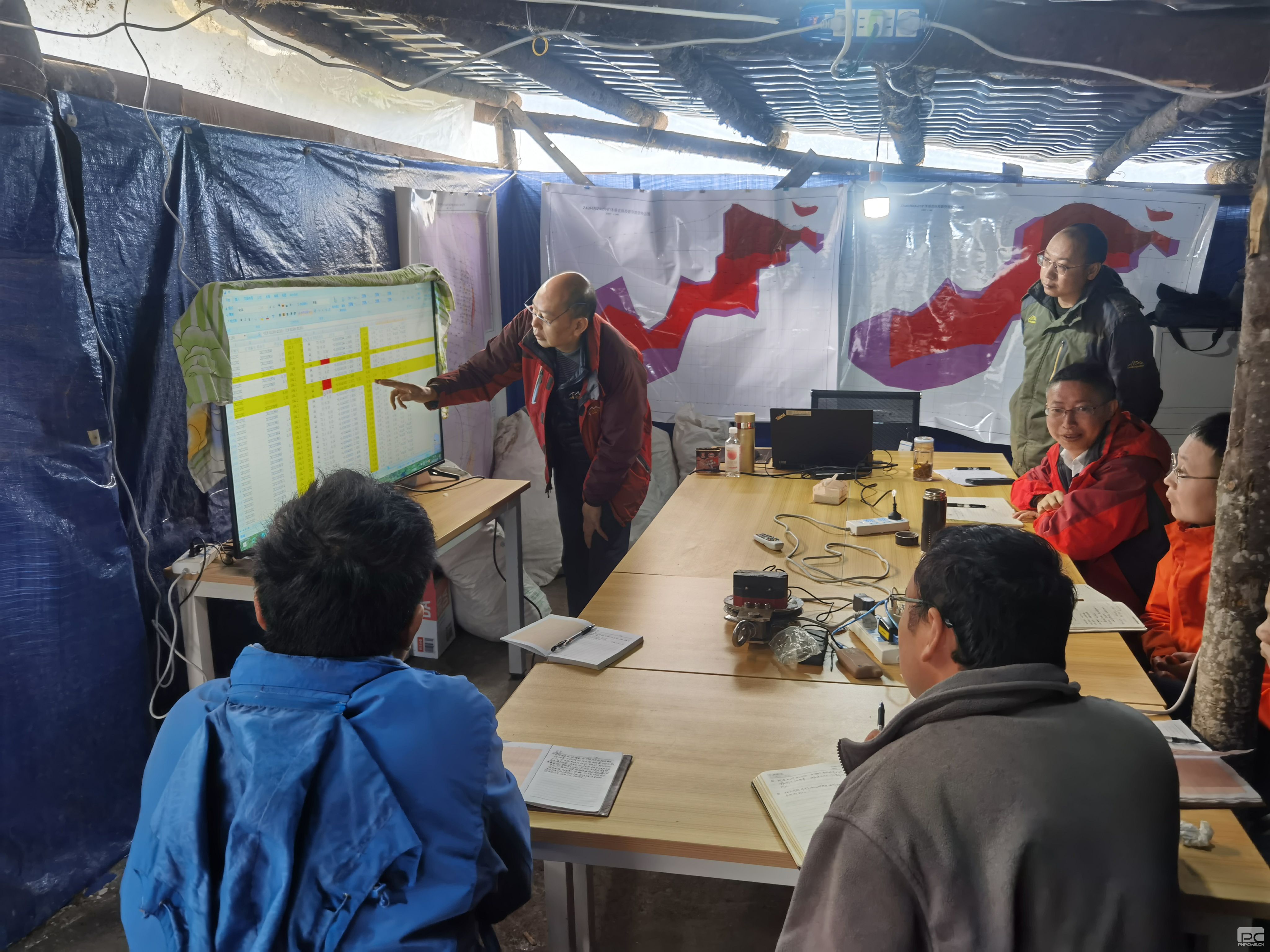 �۲��á�(�й���)���޹�˾����