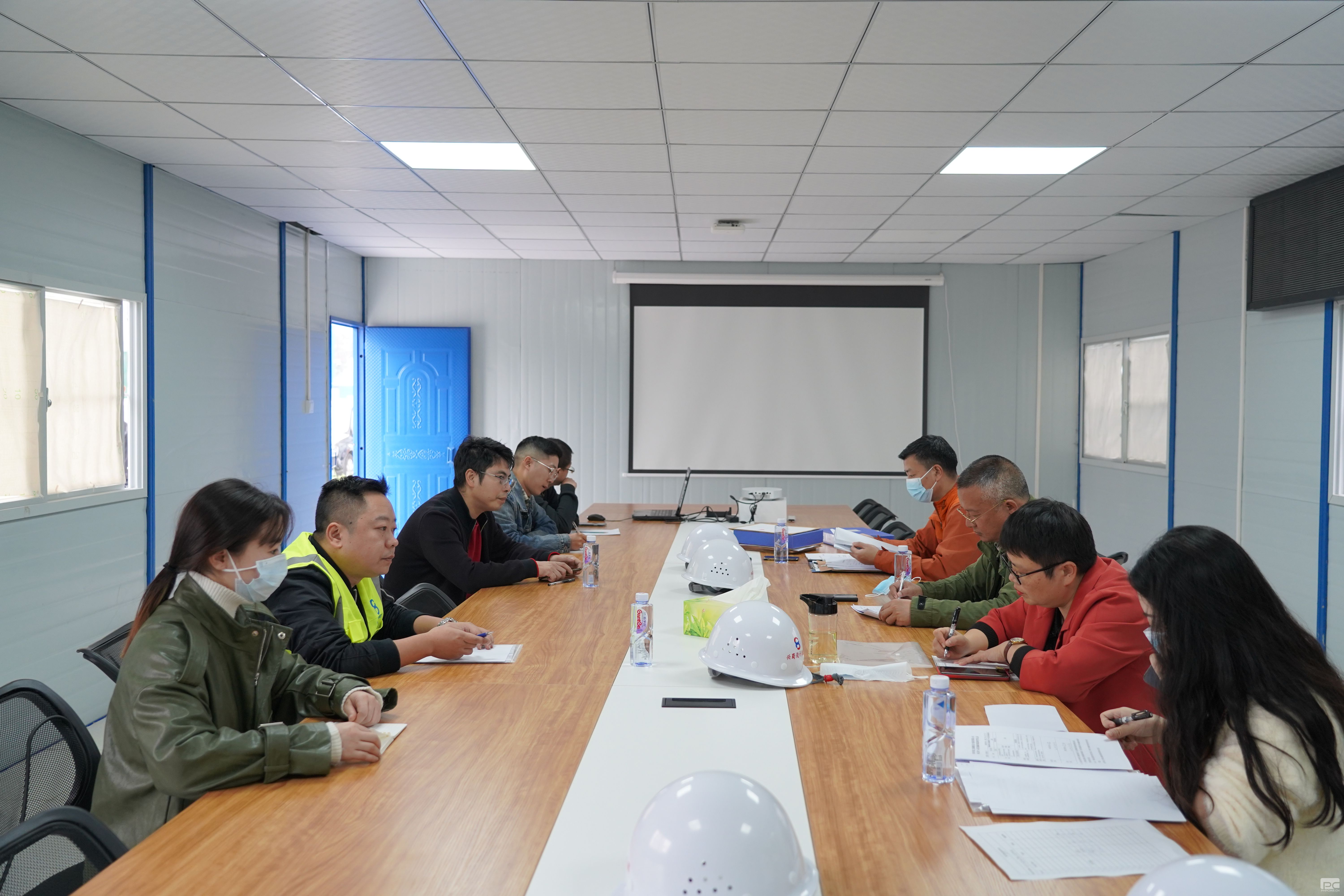 �۲��á�(�й���)���޹�˾����