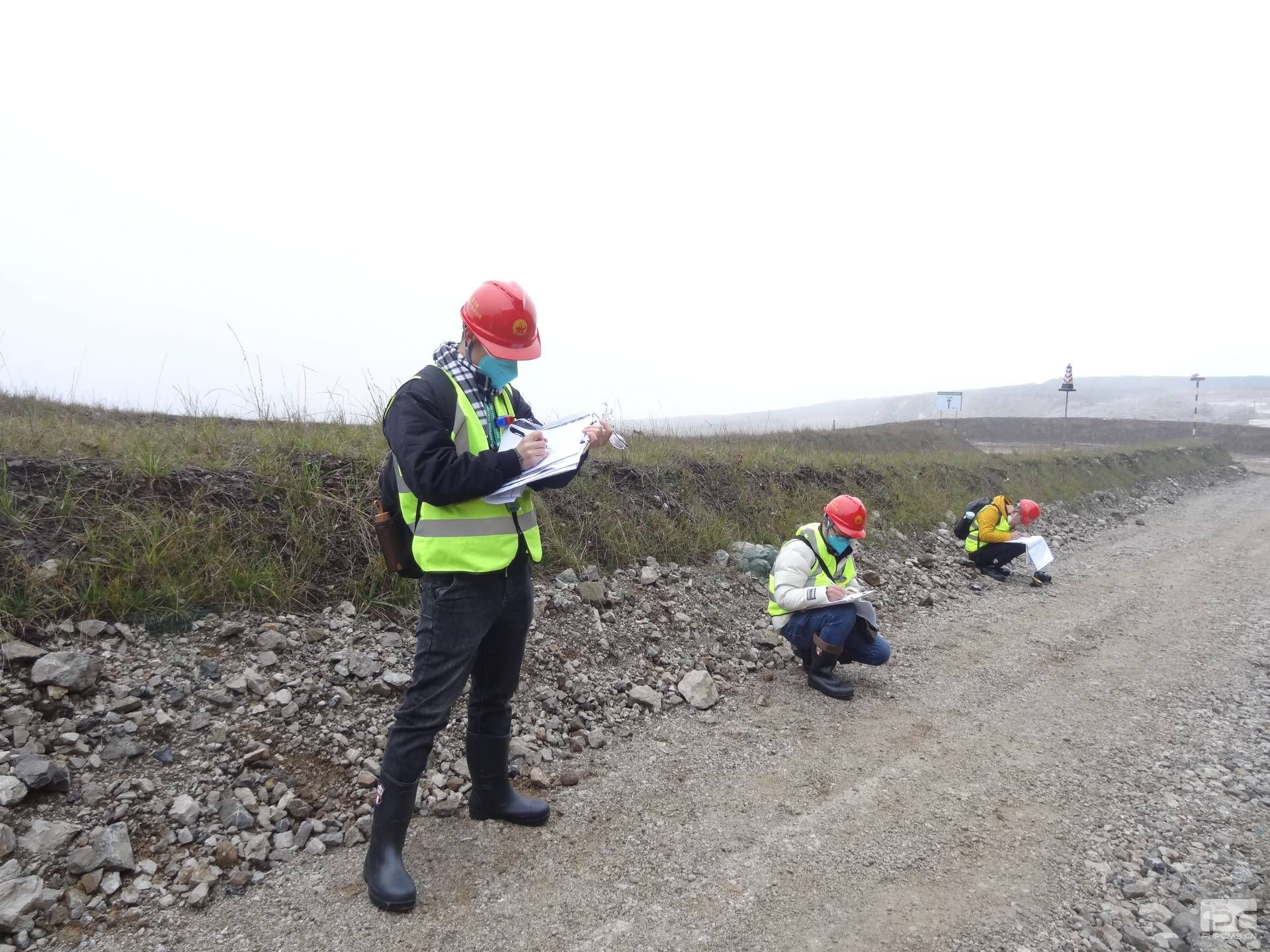 �۲��á�(�й���)���޹�˾����