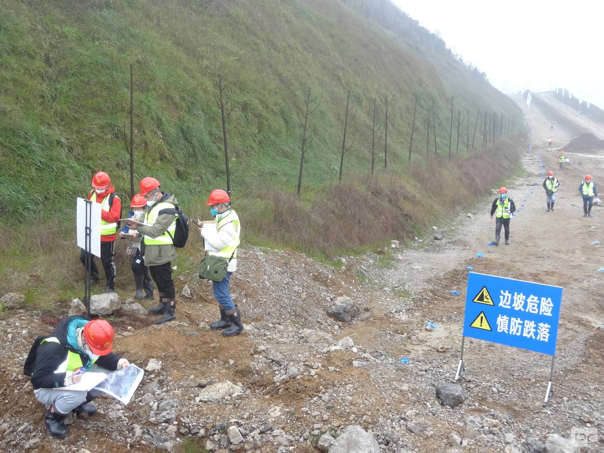 �۲��á�(�й���)���޹�˾����