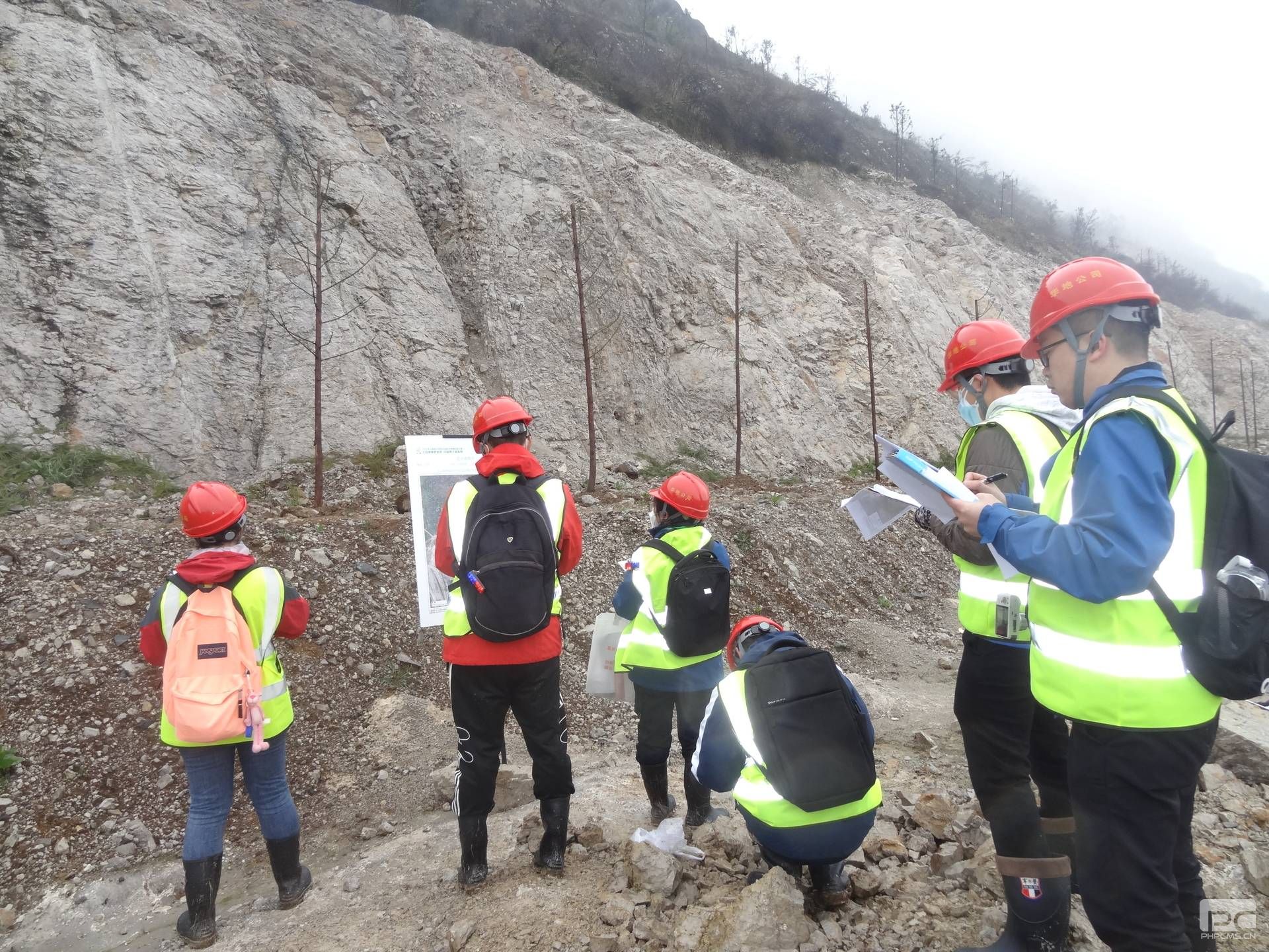 �۲��á�(�й���)���޹�˾����