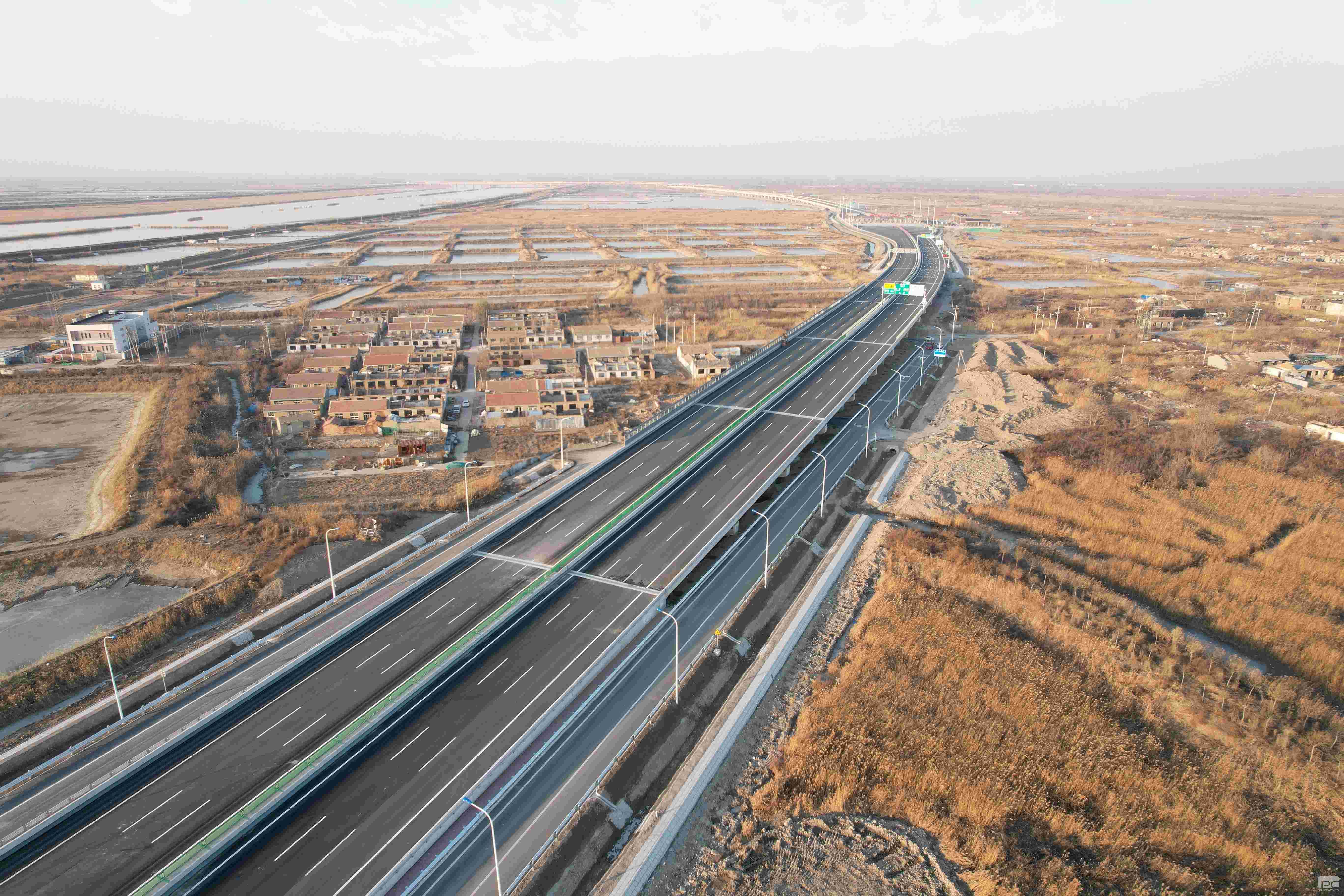 �۲��á�(�й���)���޹�˾����