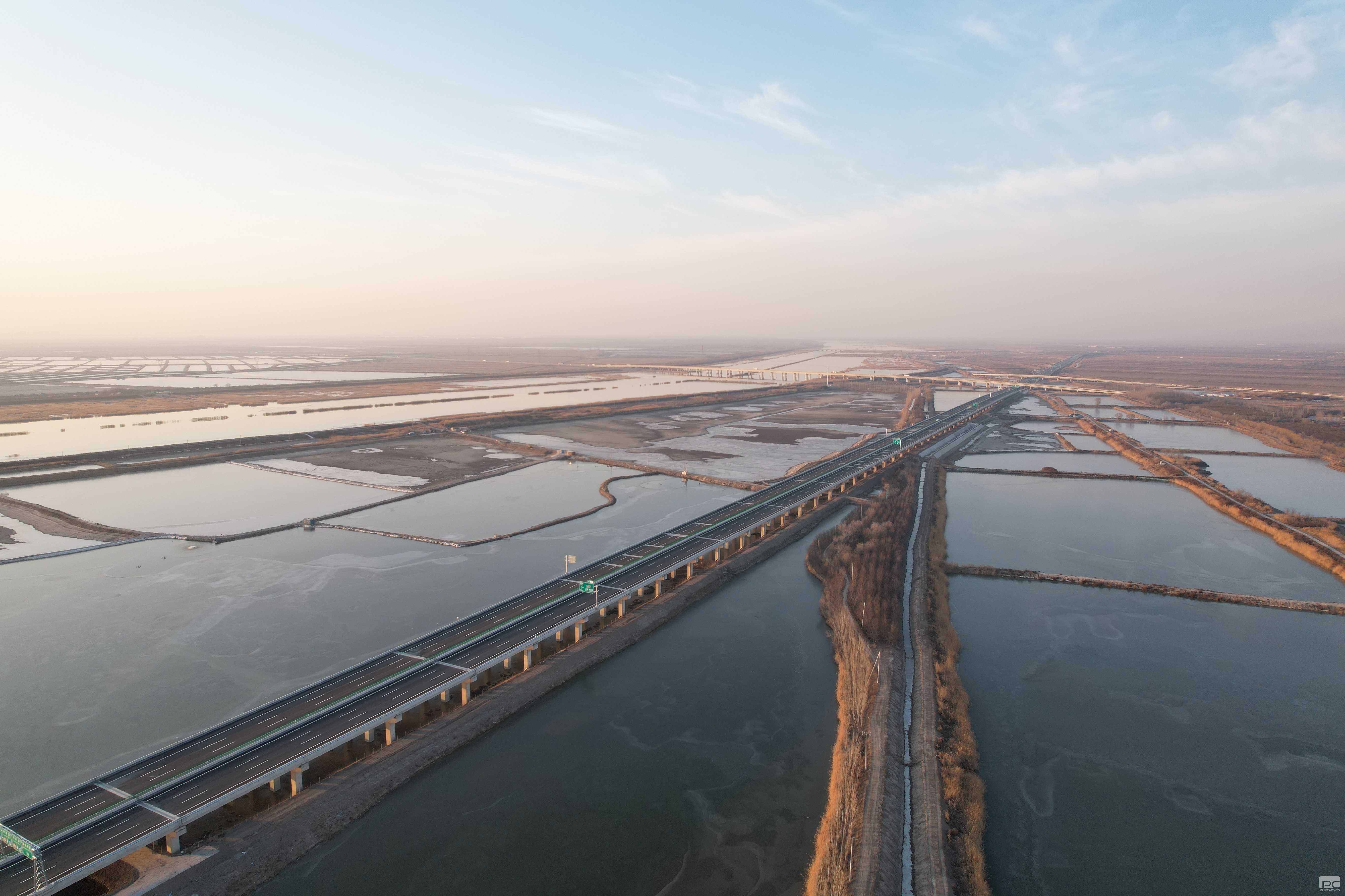 �۲��á�(�й���)���޹�˾����