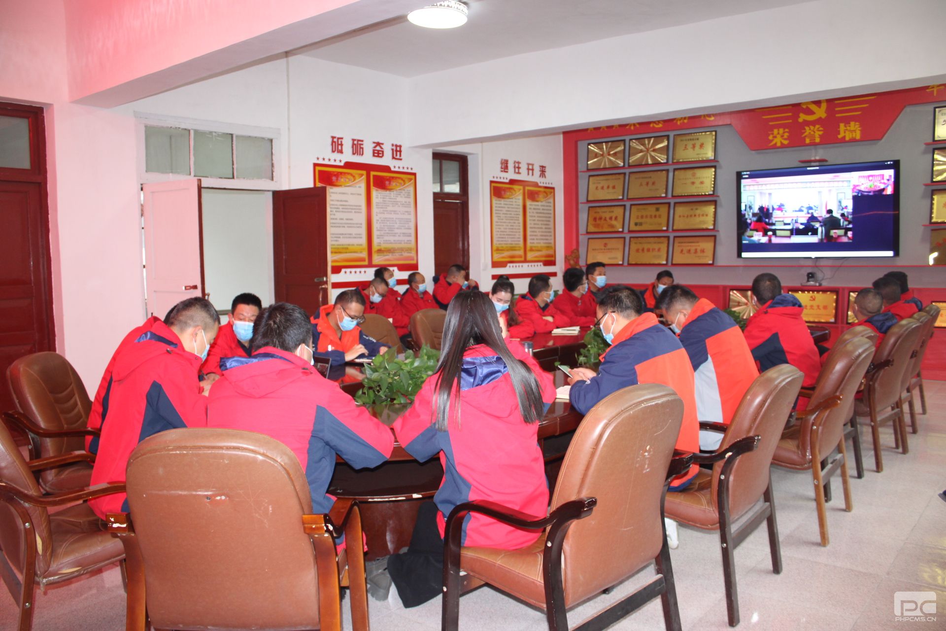 �۲��á�(�й���)���޹�˾����