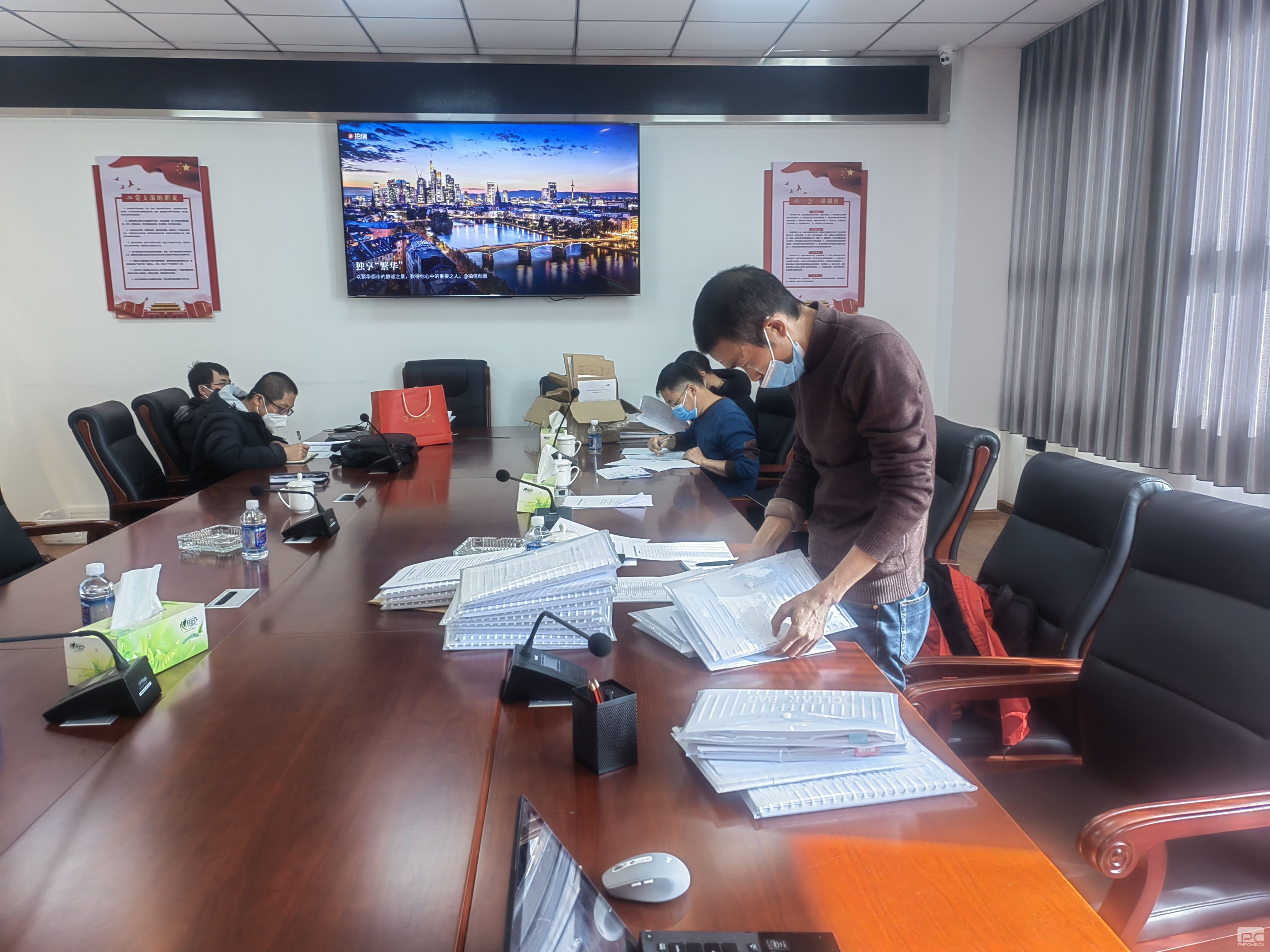 �۲��á�(�й���)���޹�˾����