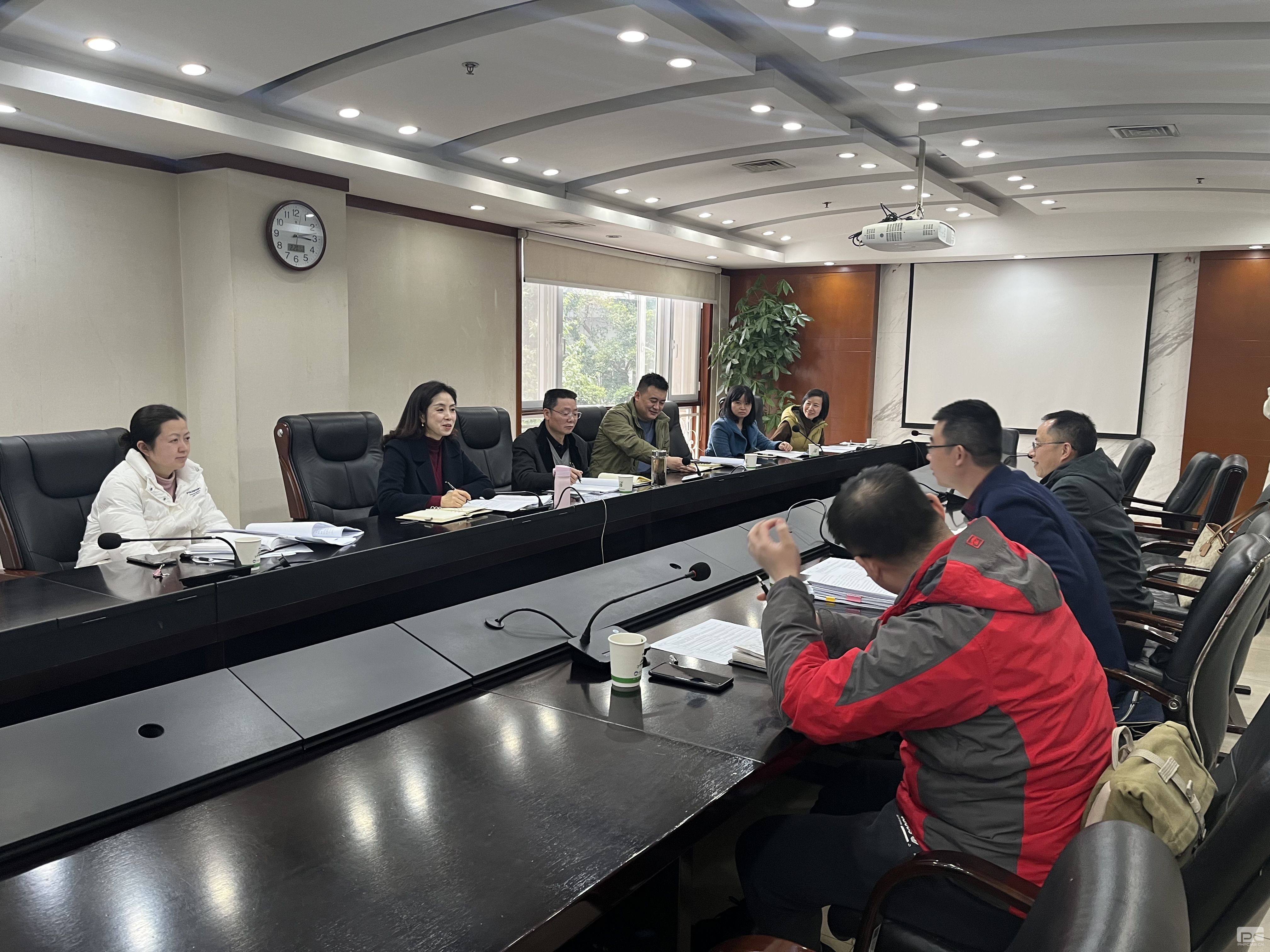 ���Ų�������������Ȼ�۲�������̸�㱨