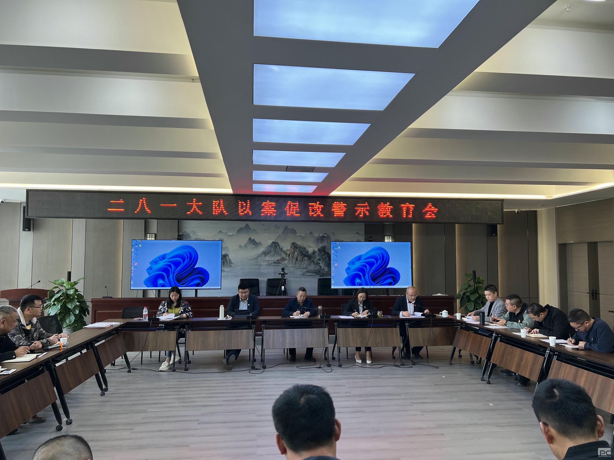 �԰��ٸġ��԰�����������һ����ٿ��԰��ٸľ�ʾ������