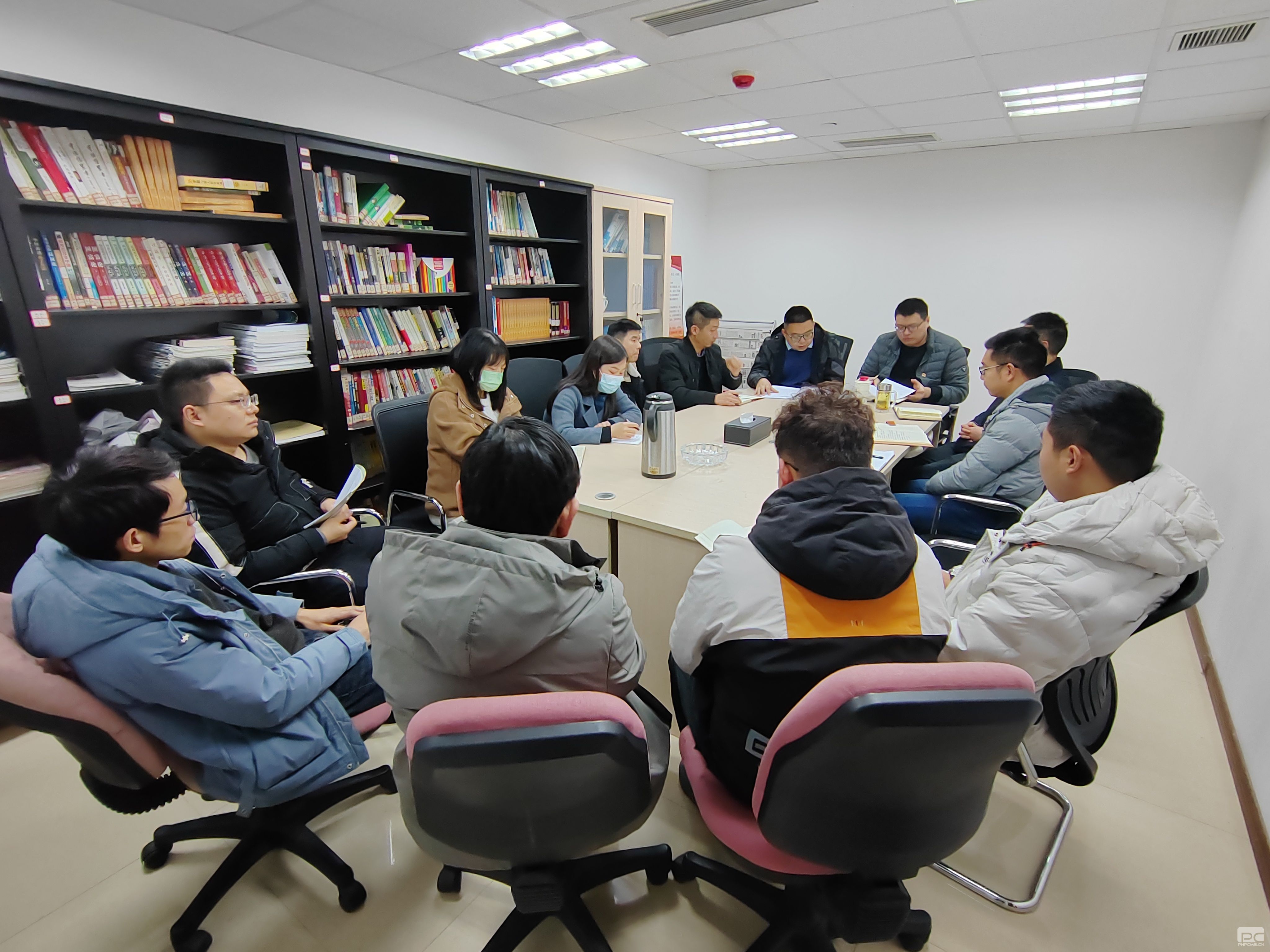 �۲��á�(�й���)���޹�˾����