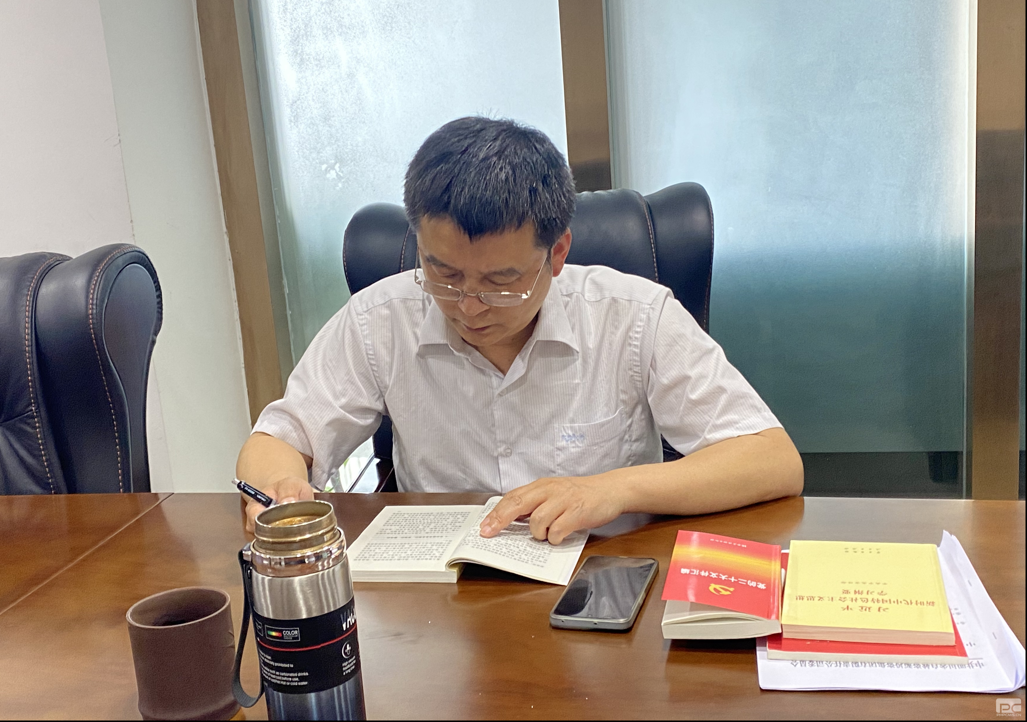 �۲��á�(�й���)���޹�˾����