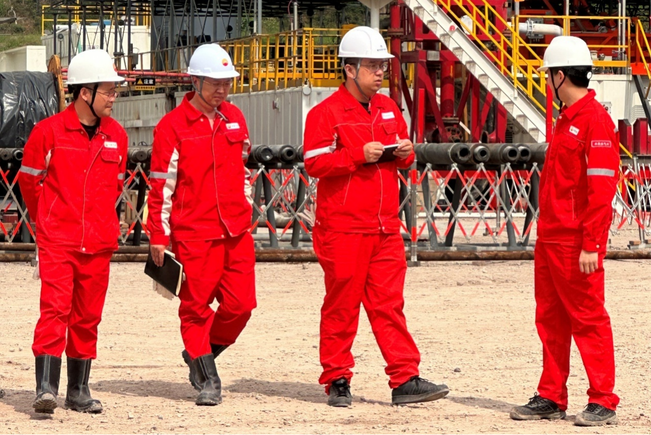 ϲѶ����˵ؿ���˾�׸������꾮��Ŀ�ֳɿ���