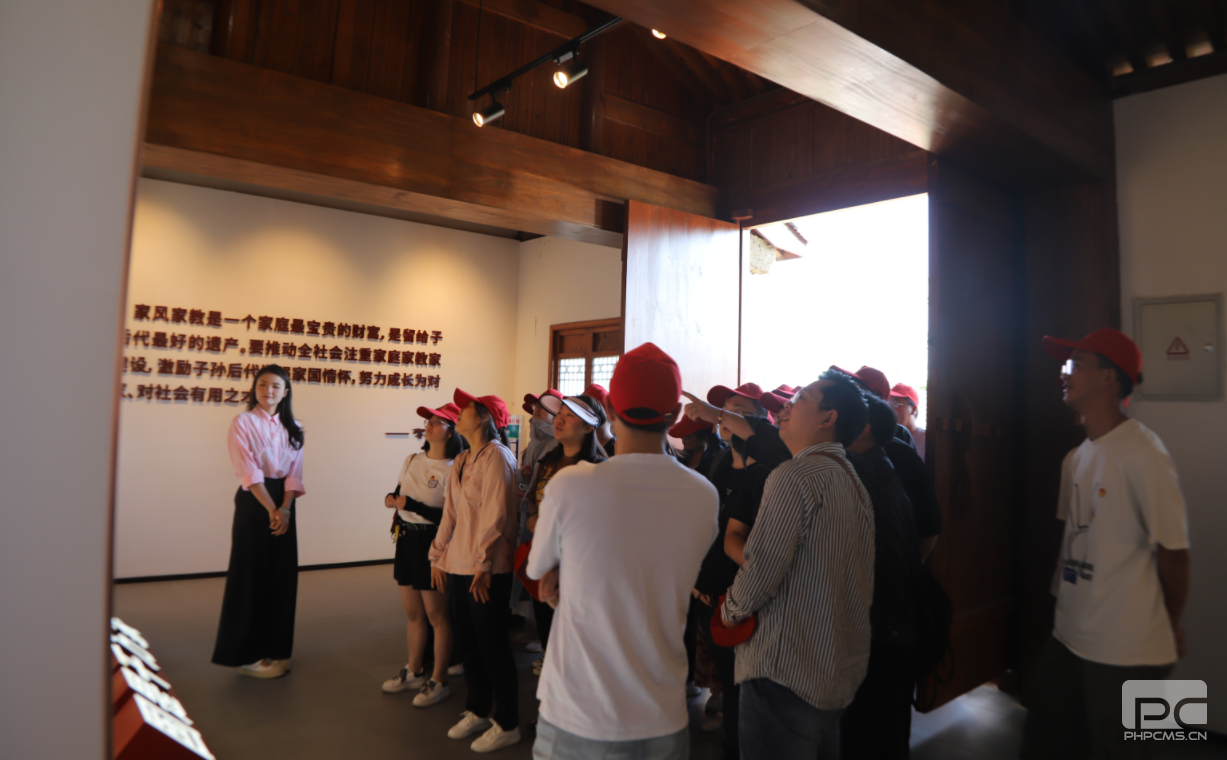 ����һ�����ί��չ�����ഺ֮�� ��ʱ��֮������������������˶�