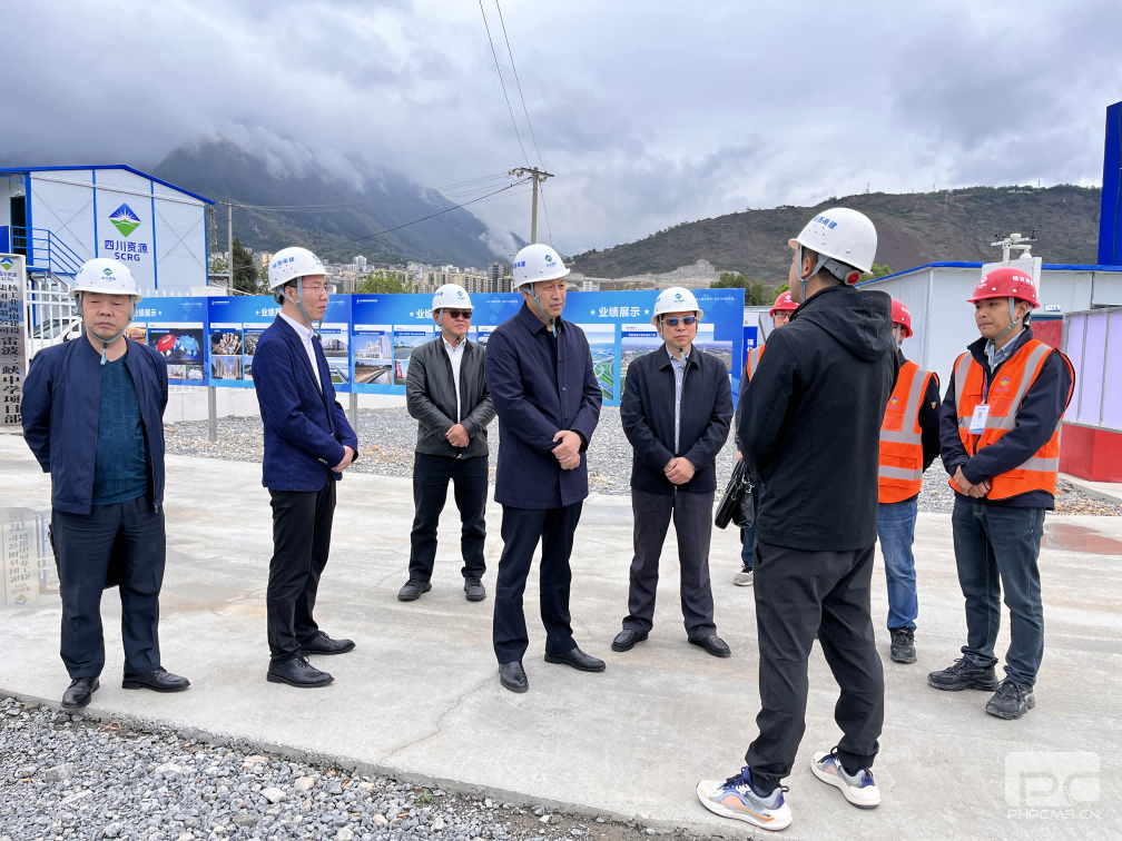 ͿТ��һ�е������Ͻ��輯���ײ���Ͽ��ѧ��Ŀ����ָ������  