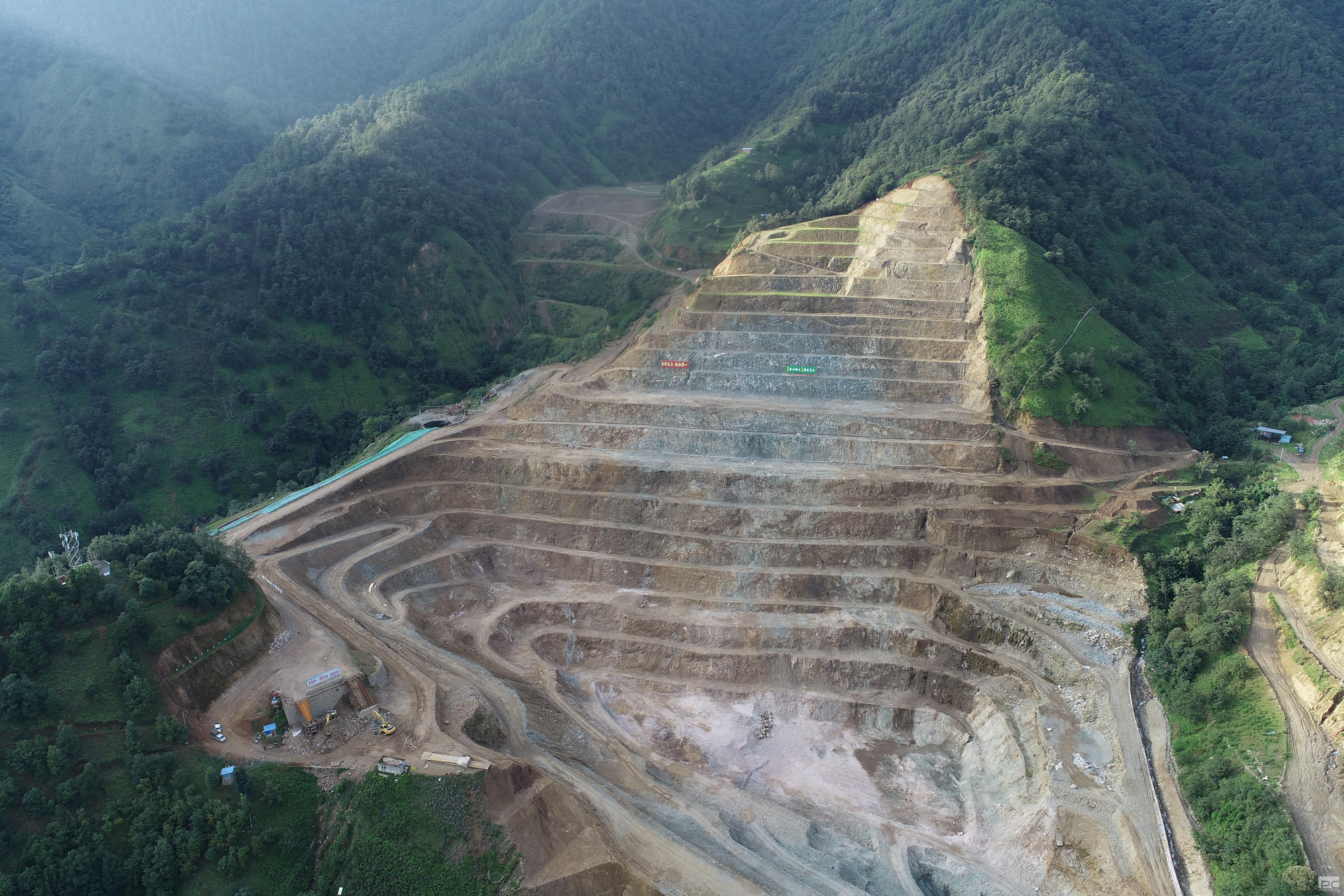 �۲��á�(�й���)���޹�˾����