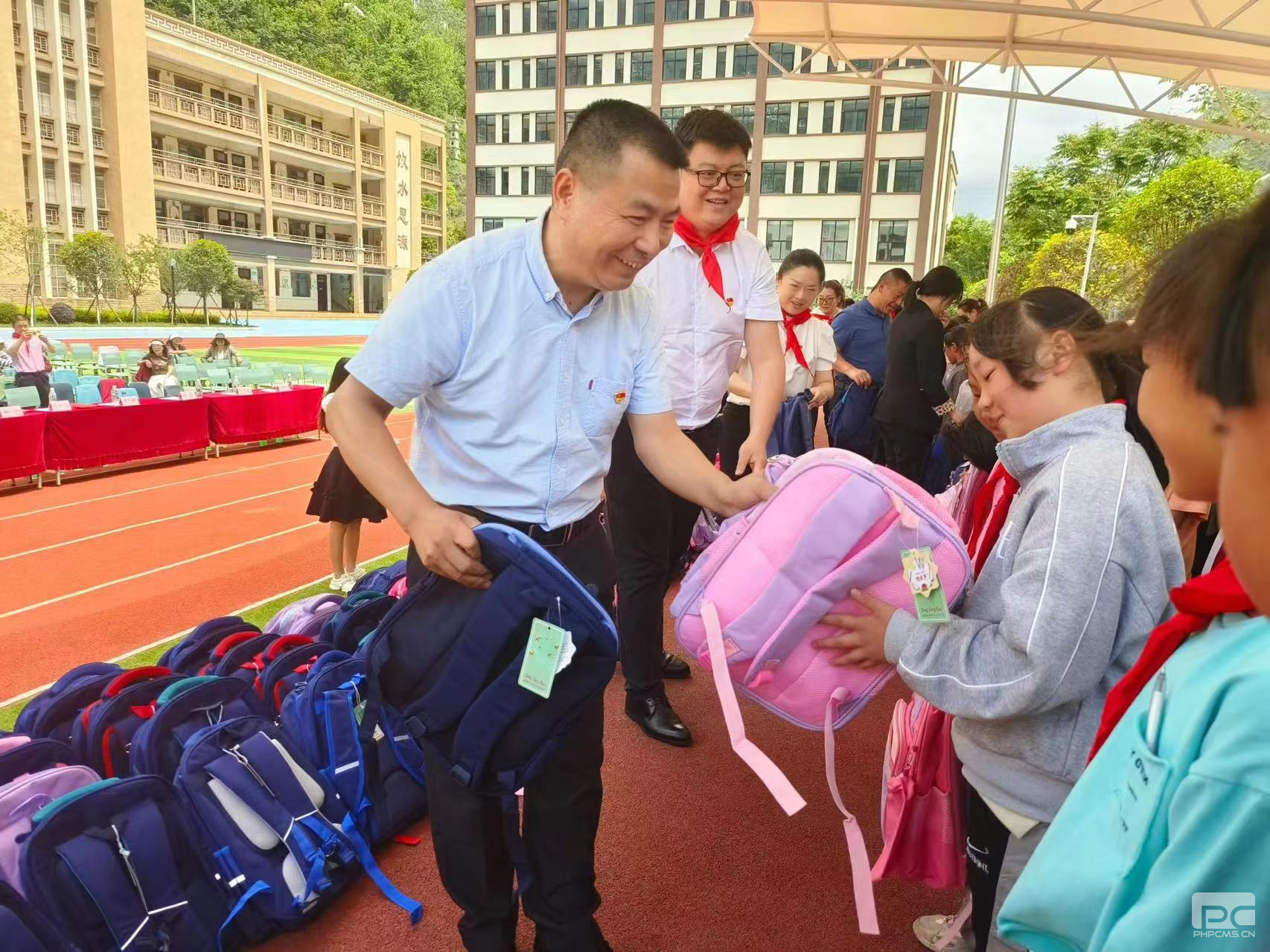 �۲��á�(�й���)���޹�˾����